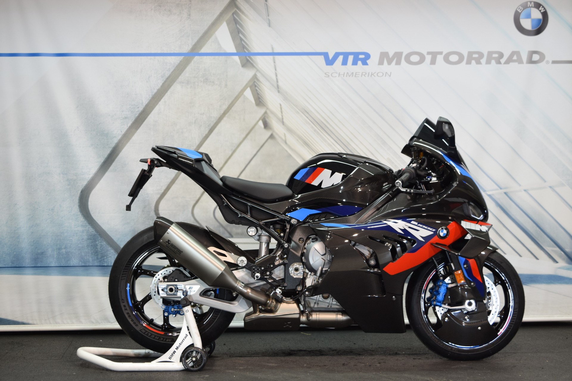 BMW M 1000 RR Competition-showroom-element-1