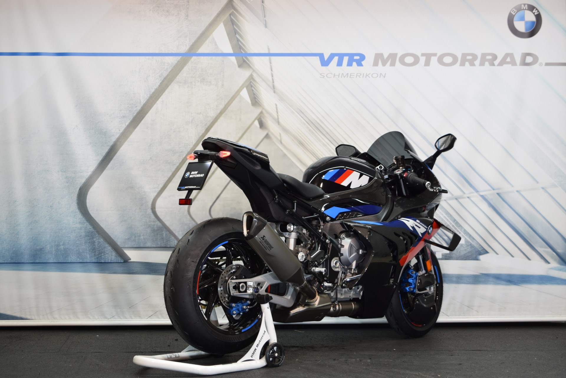 BMW M 1000 RR Competition-showroom-element-2