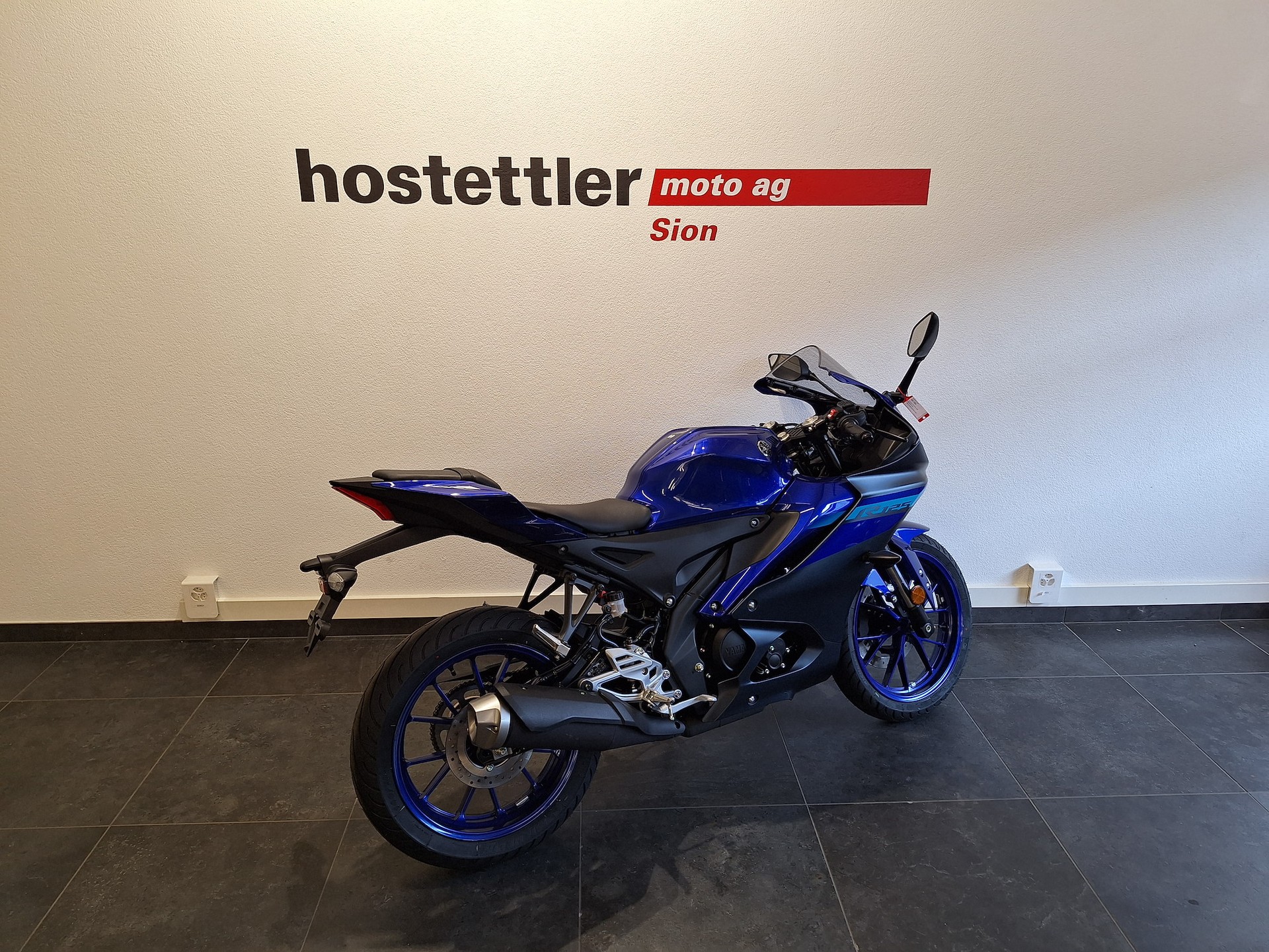 YAMAHA YZF-R 125-image-1