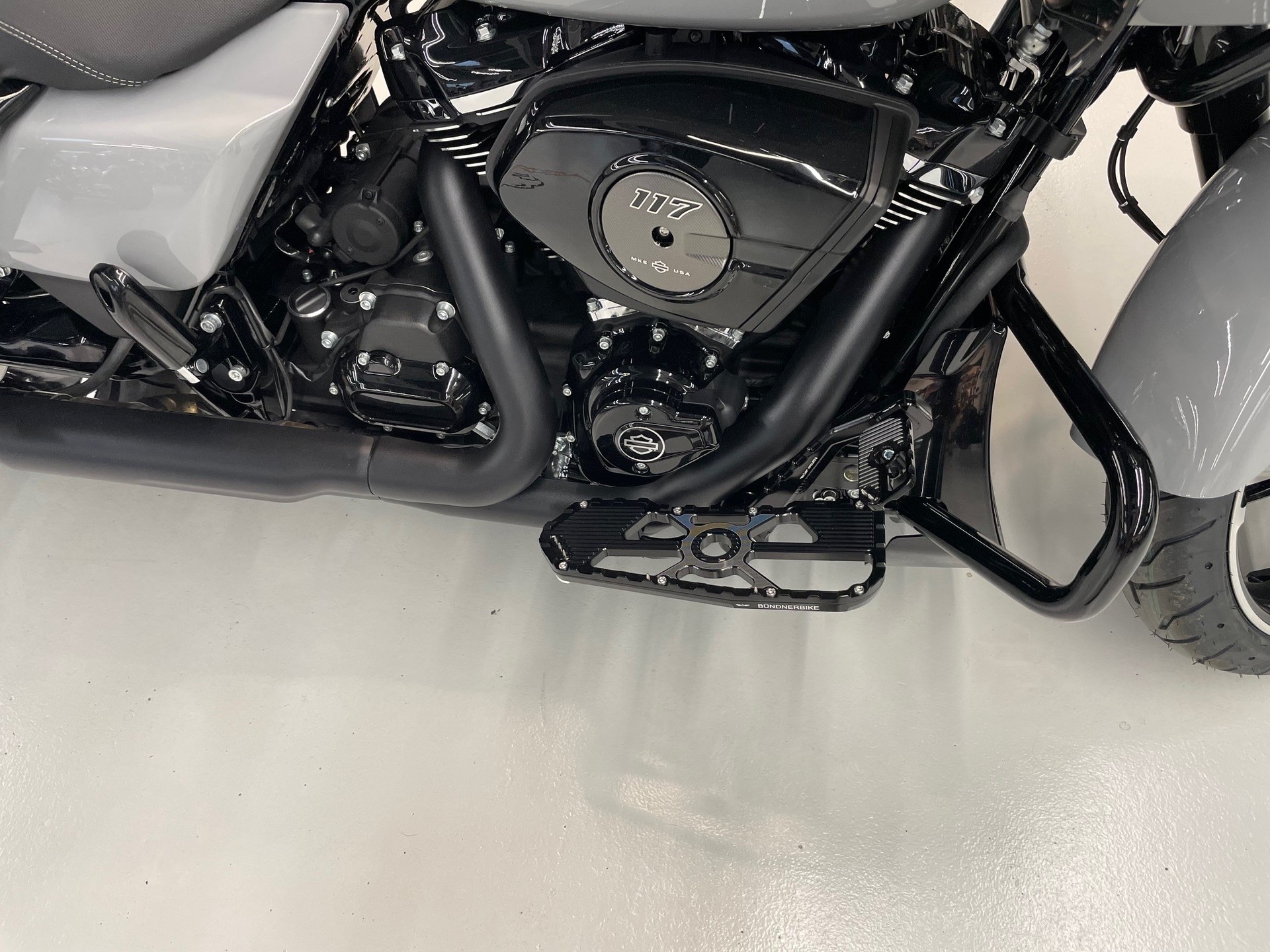 HARLEY-DAVIDSON FLTRX-showroom-element-2