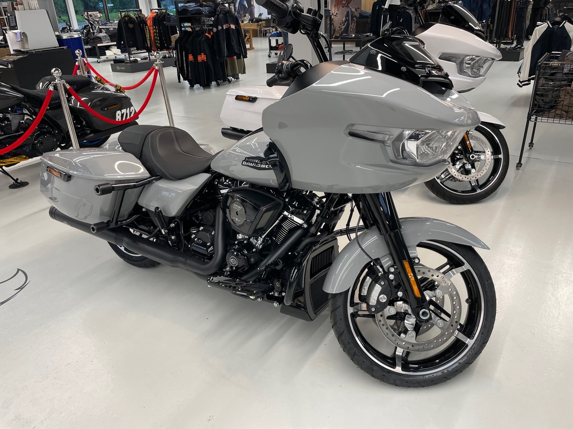 HARLEY-DAVIDSON FLTRX-showroom-element-1
