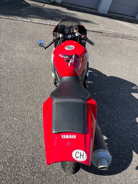 YAMAHA YZF-R1-image-3