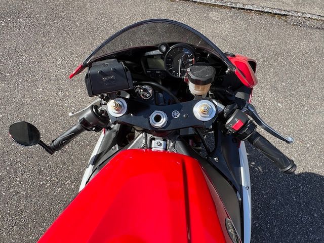 YAMAHA YZF-R1-image-4