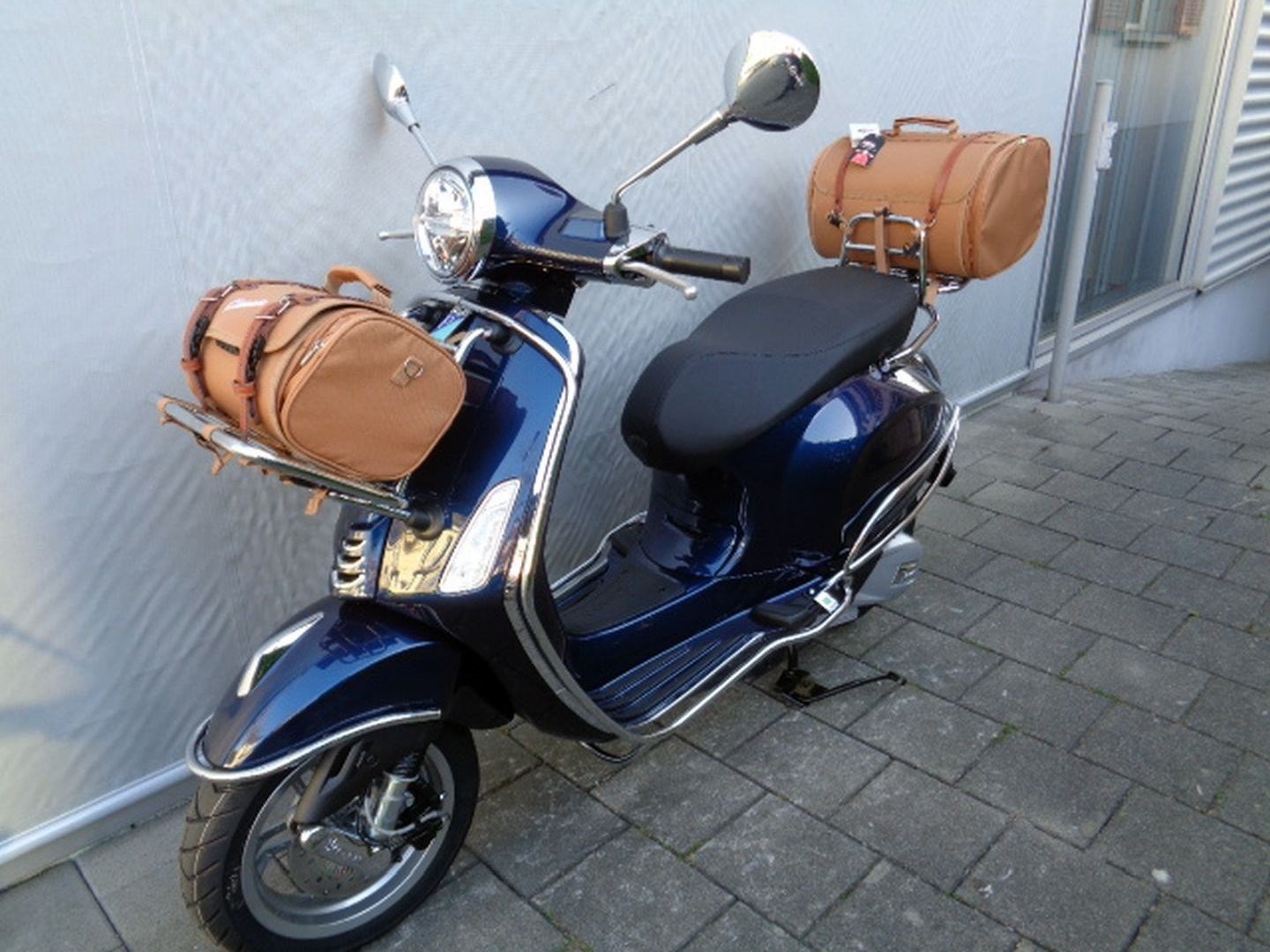 PIAGGIO VESPA PRIMAVERA 125 CLASSIC ABS E5-showroom-element-1