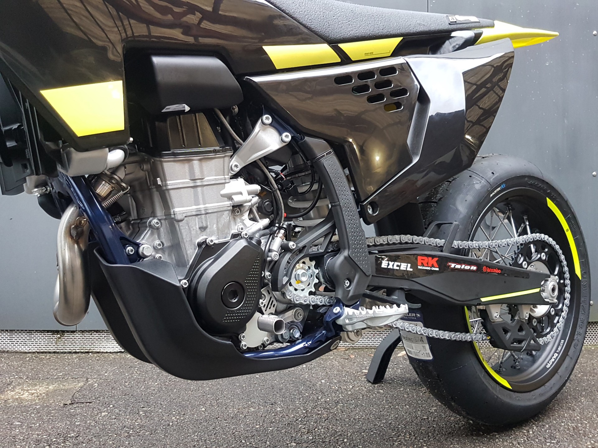 HUSQVARNA FS 450 Supermoto-showroom-element-3
