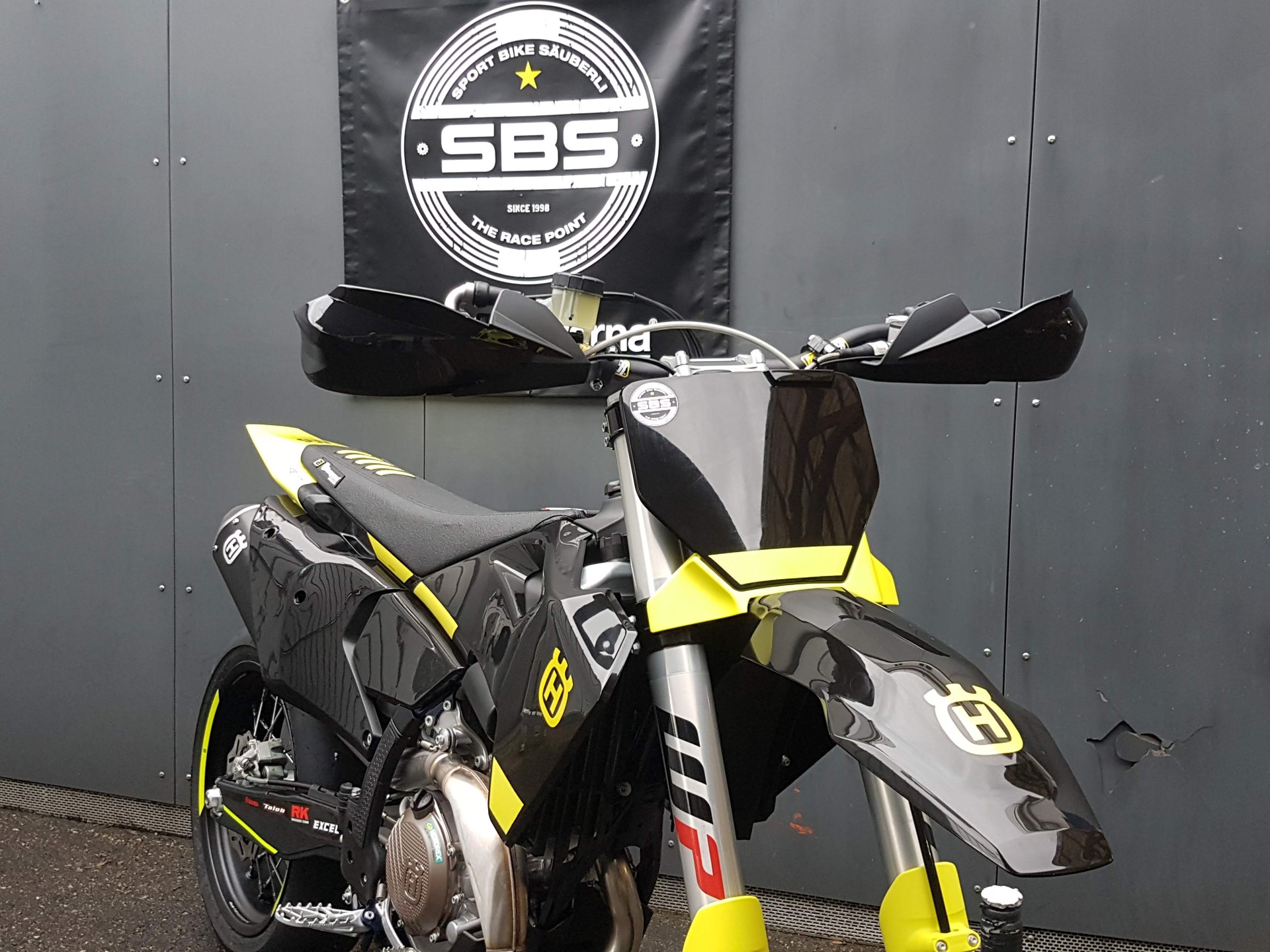 HUSQVARNA FS 450 Supermoto-showroom-element-1