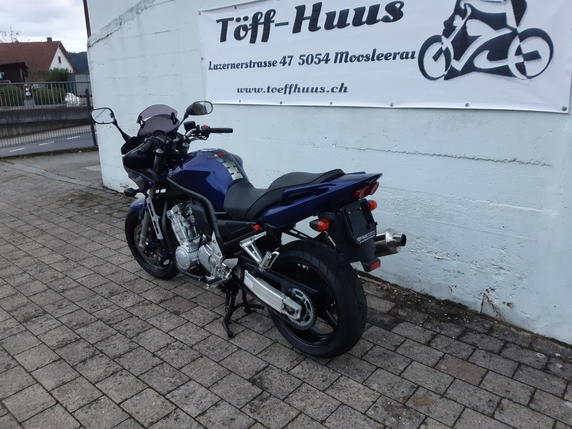 YAMAHA FZS 1000 Fazer-showroom-element-1