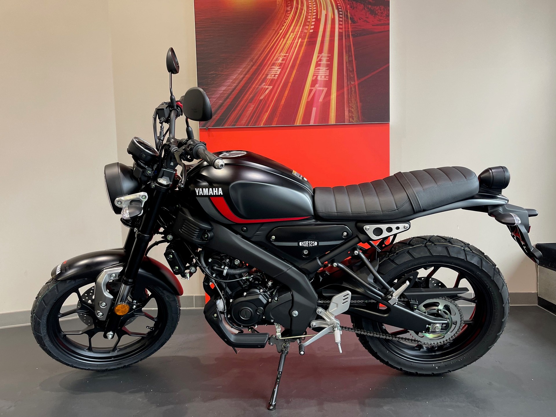 YAMAHA XSR 125-image-4