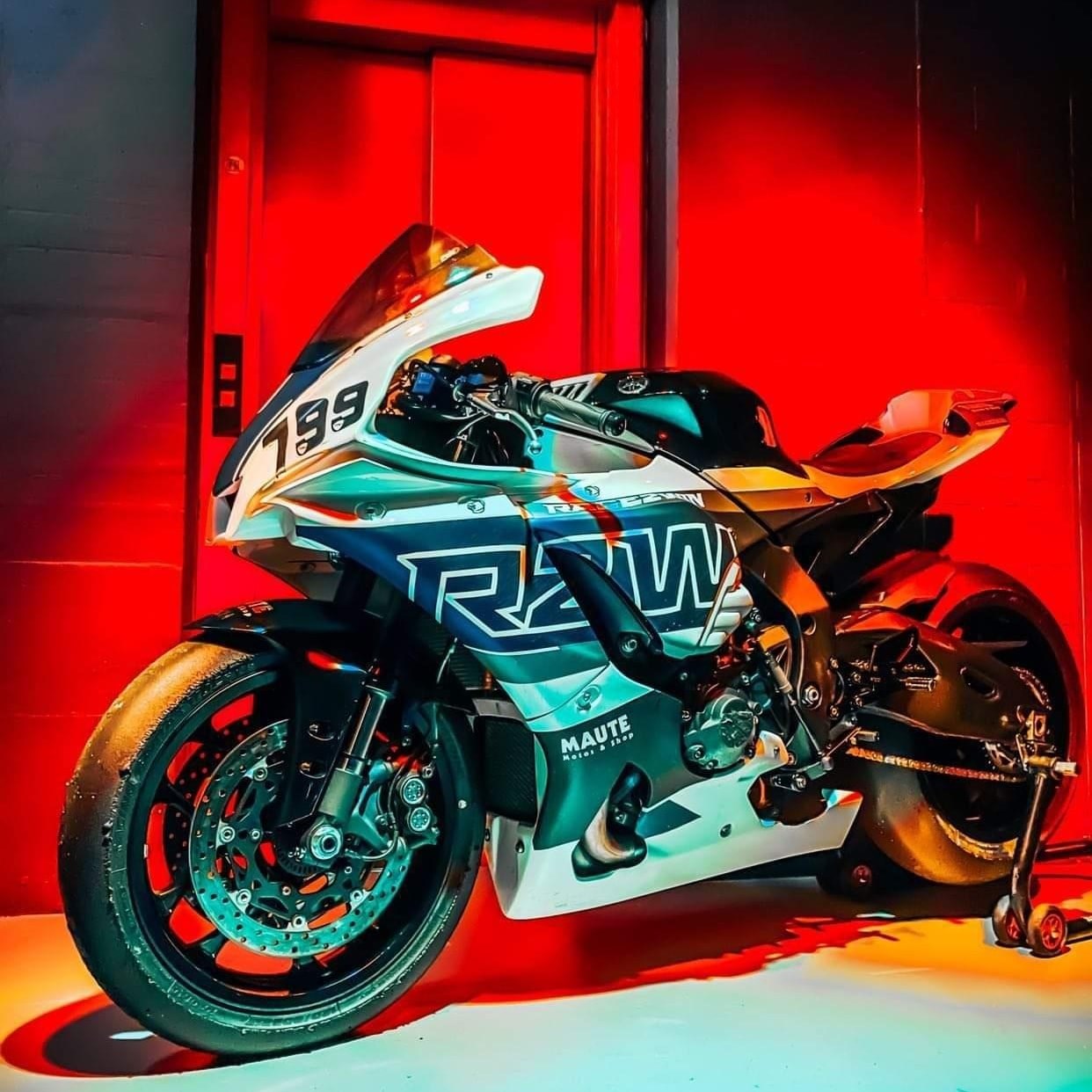 YAMAHA YZF-R1 ABS-showroom-element-2