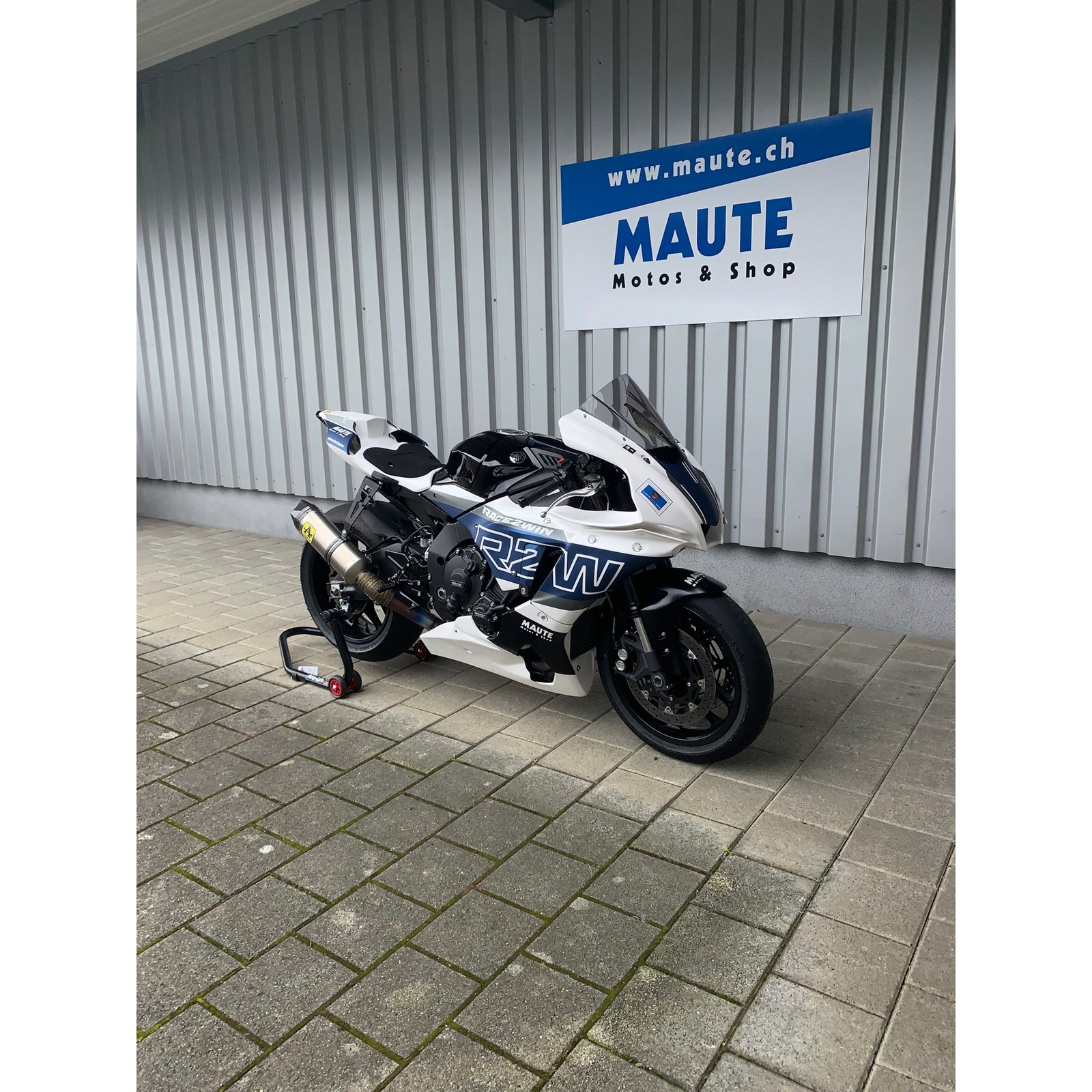 YAMAHA YZF-R1 ABS-showroom-element-3