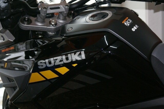 SUZUKI V-Strom 1050DE-image-1