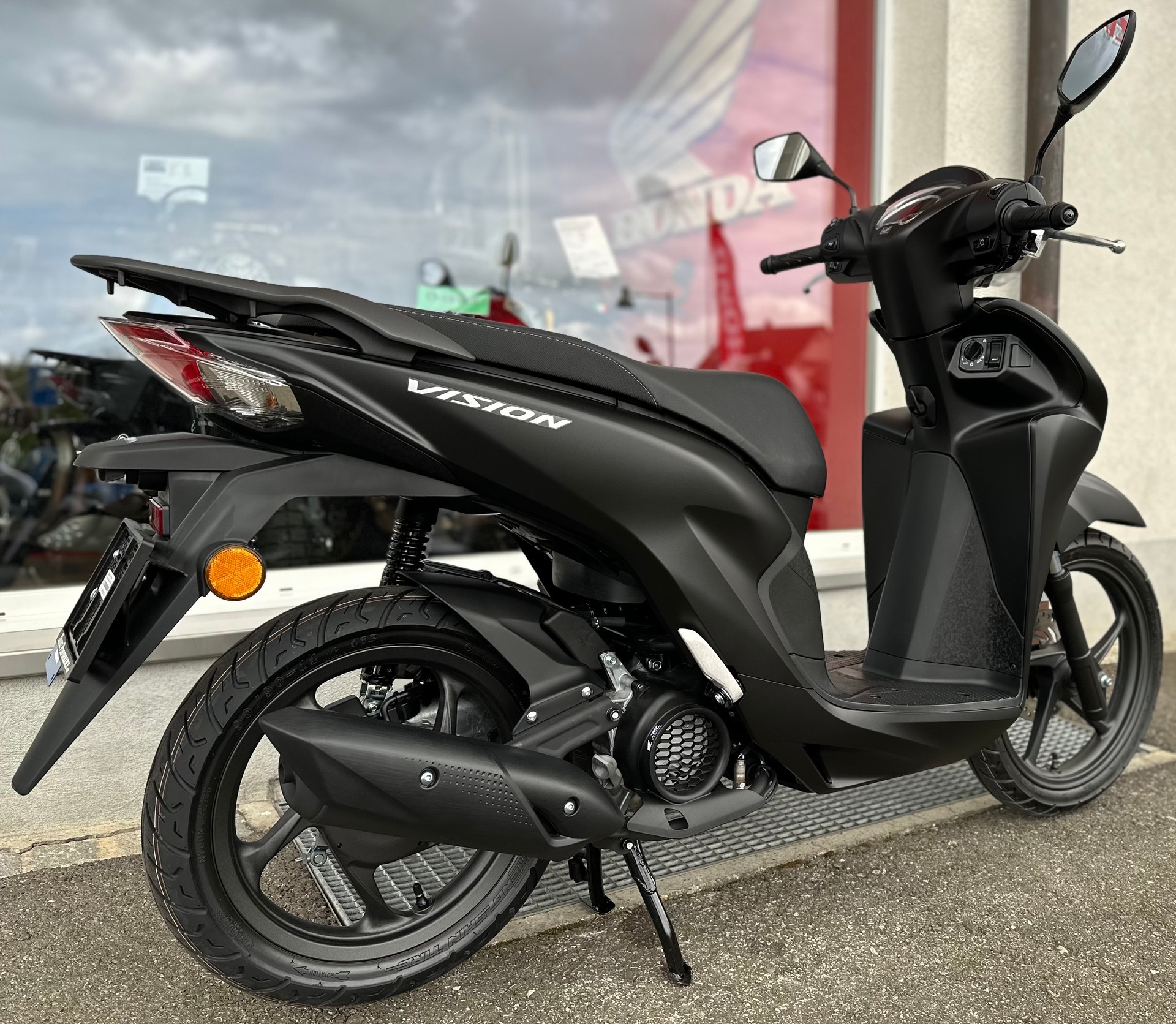 HONDA NSC Vision 110-showroom-element-3