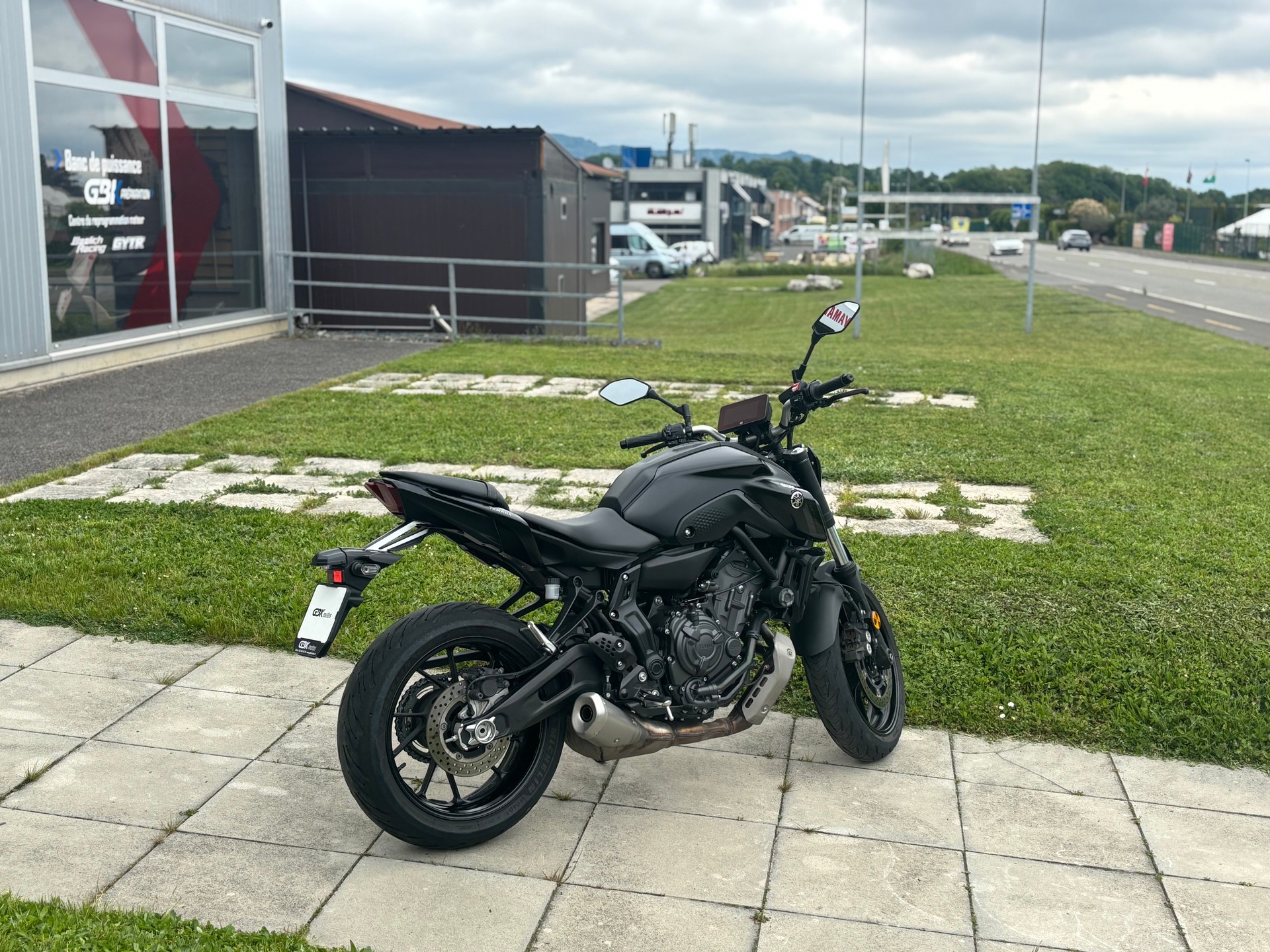 YAMAHA MT-07-showroom-element-2