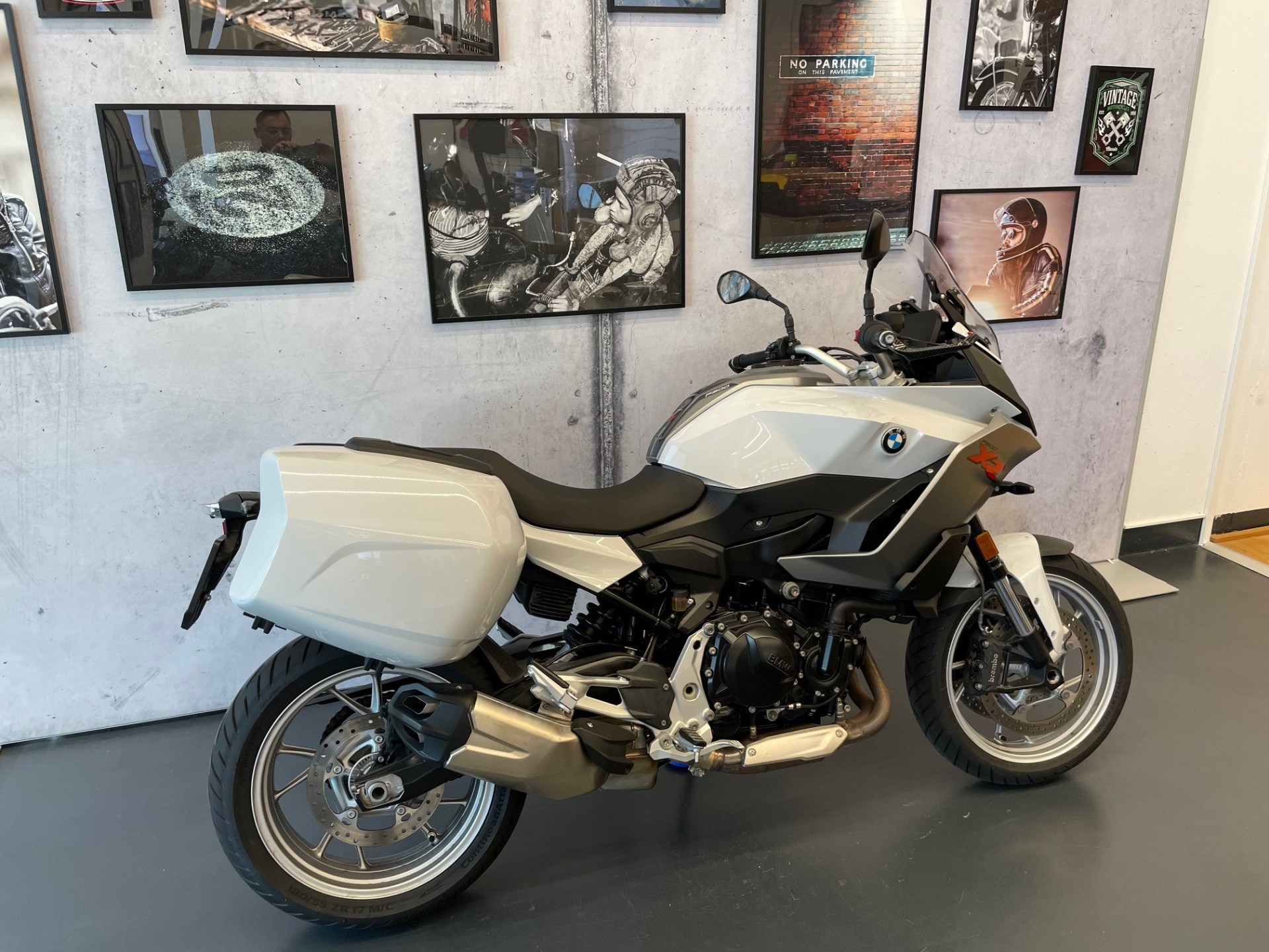 BMW F 900 XR A2-showroom-element-1