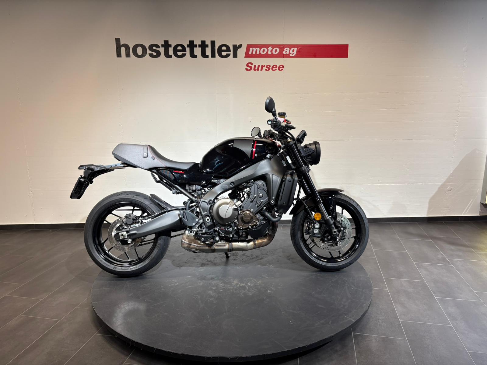 YAMAHA XSR 900-image-1