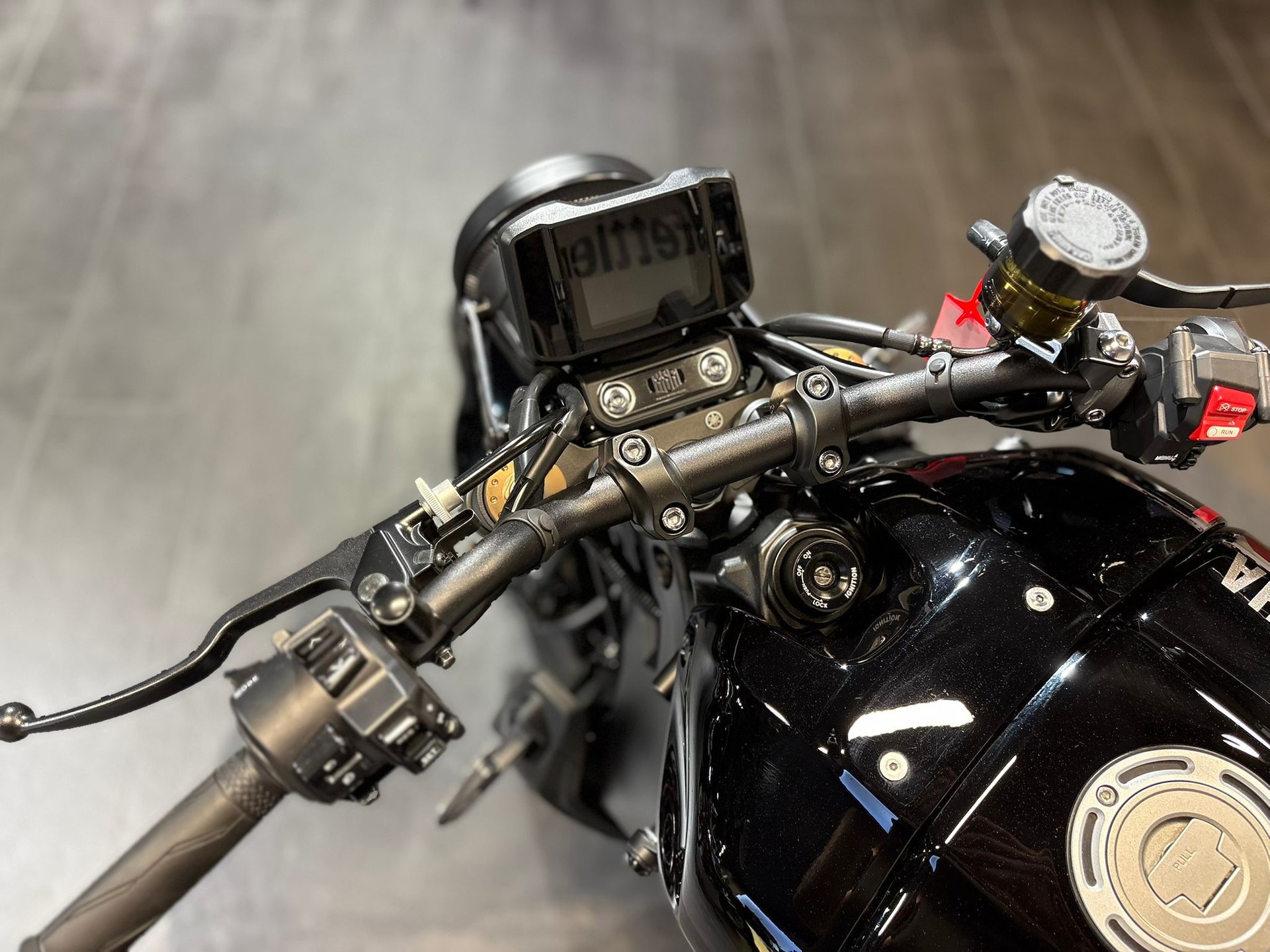 YAMAHA XSR 900-image-15