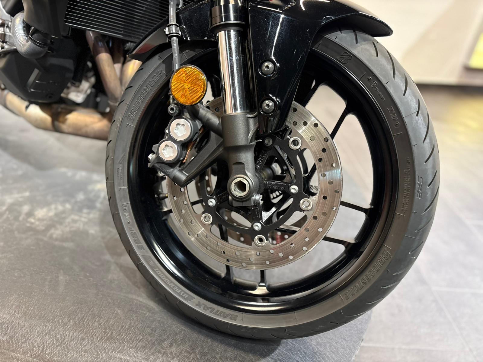 YAMAHA XSR 900-image-11