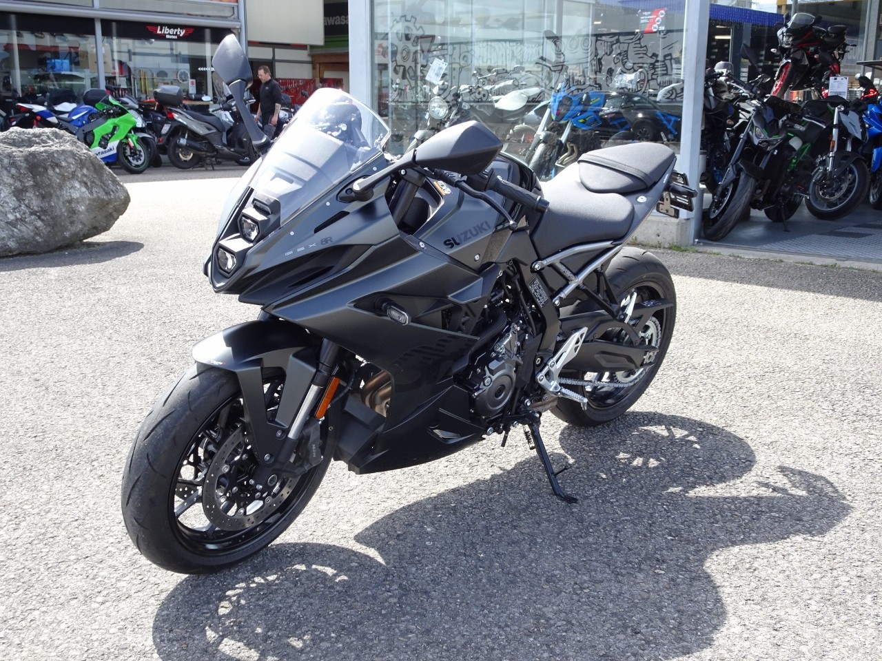 SUZUKI GSX 8 R (35kW)-showroom-element-3