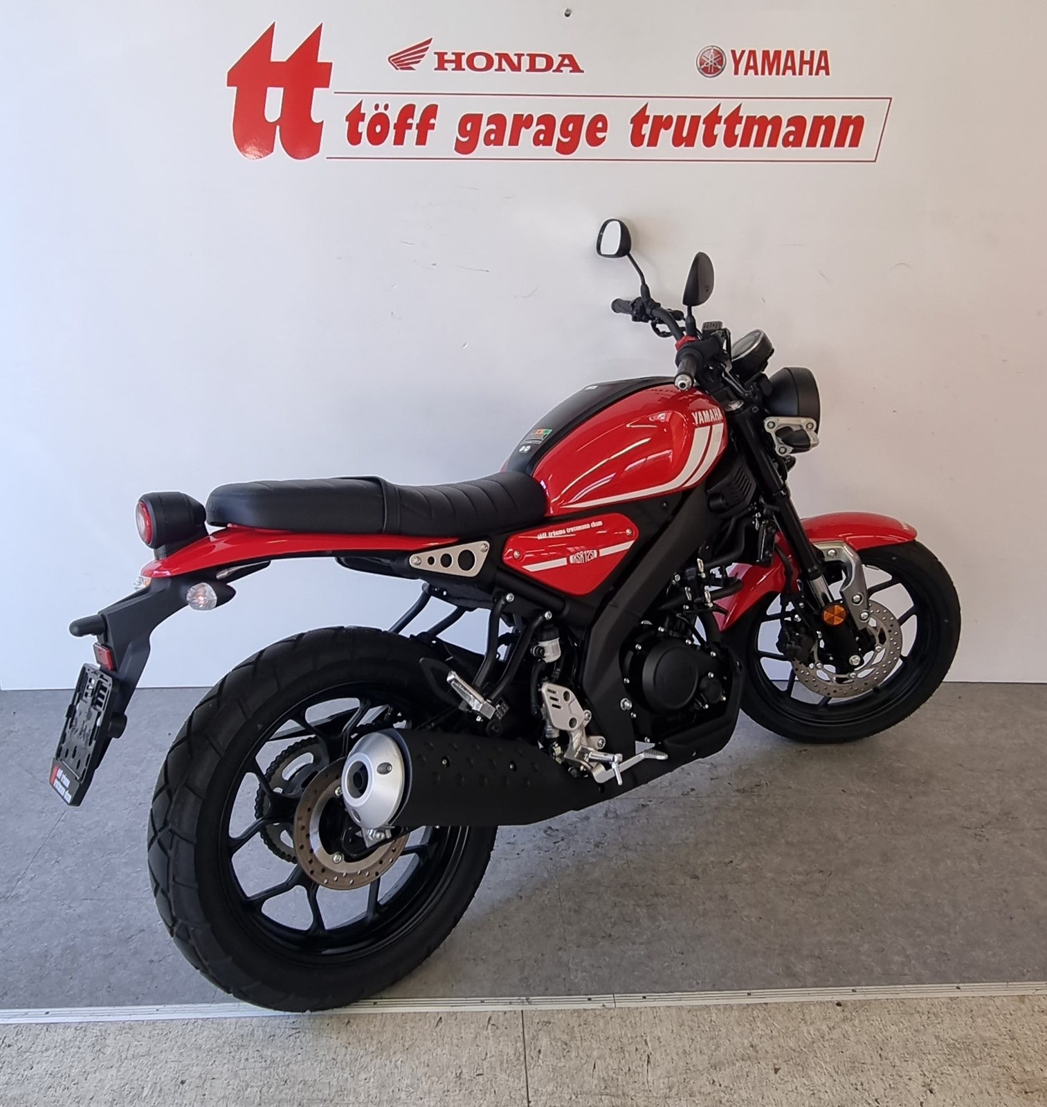 YAMAHA XSR 125-showroom-element-3