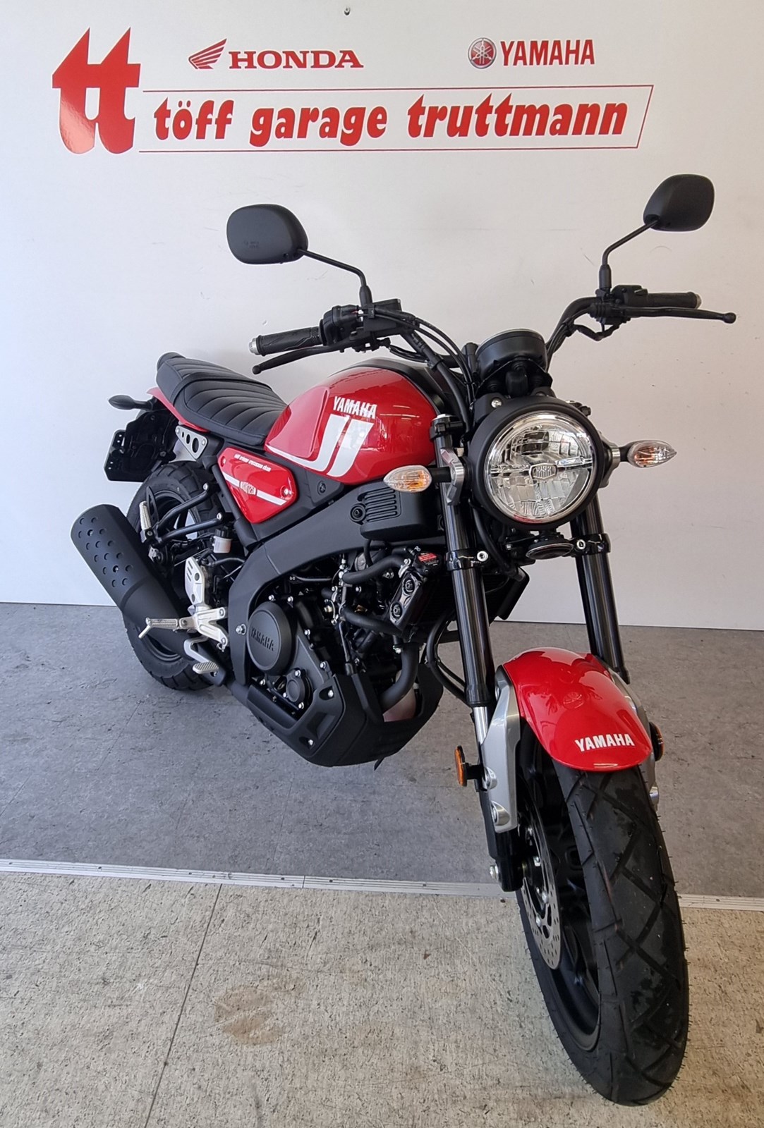 YAMAHA XSR 125-showroom-element-2