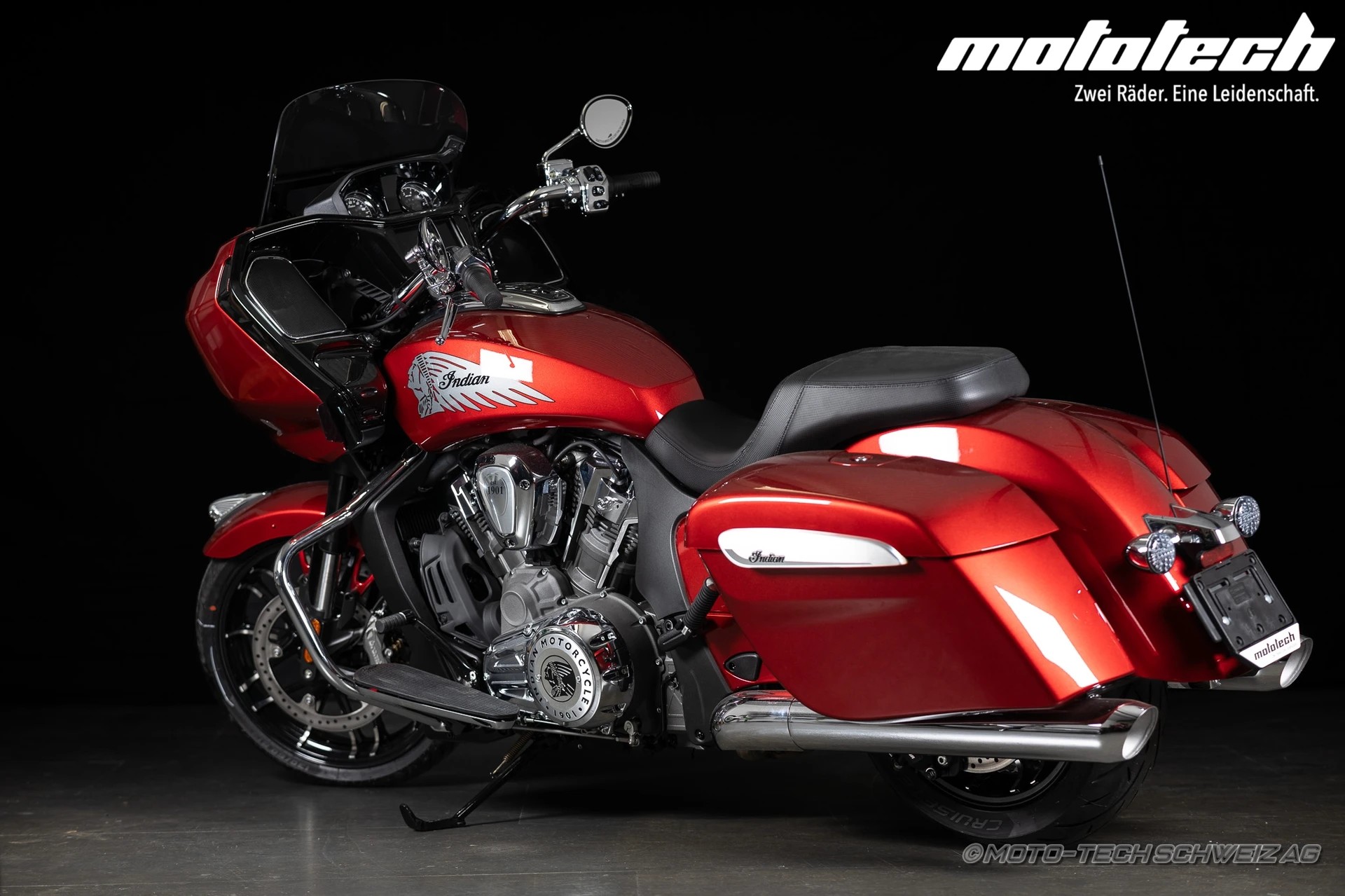INDIAN Challenger Limited-showroom-element-3