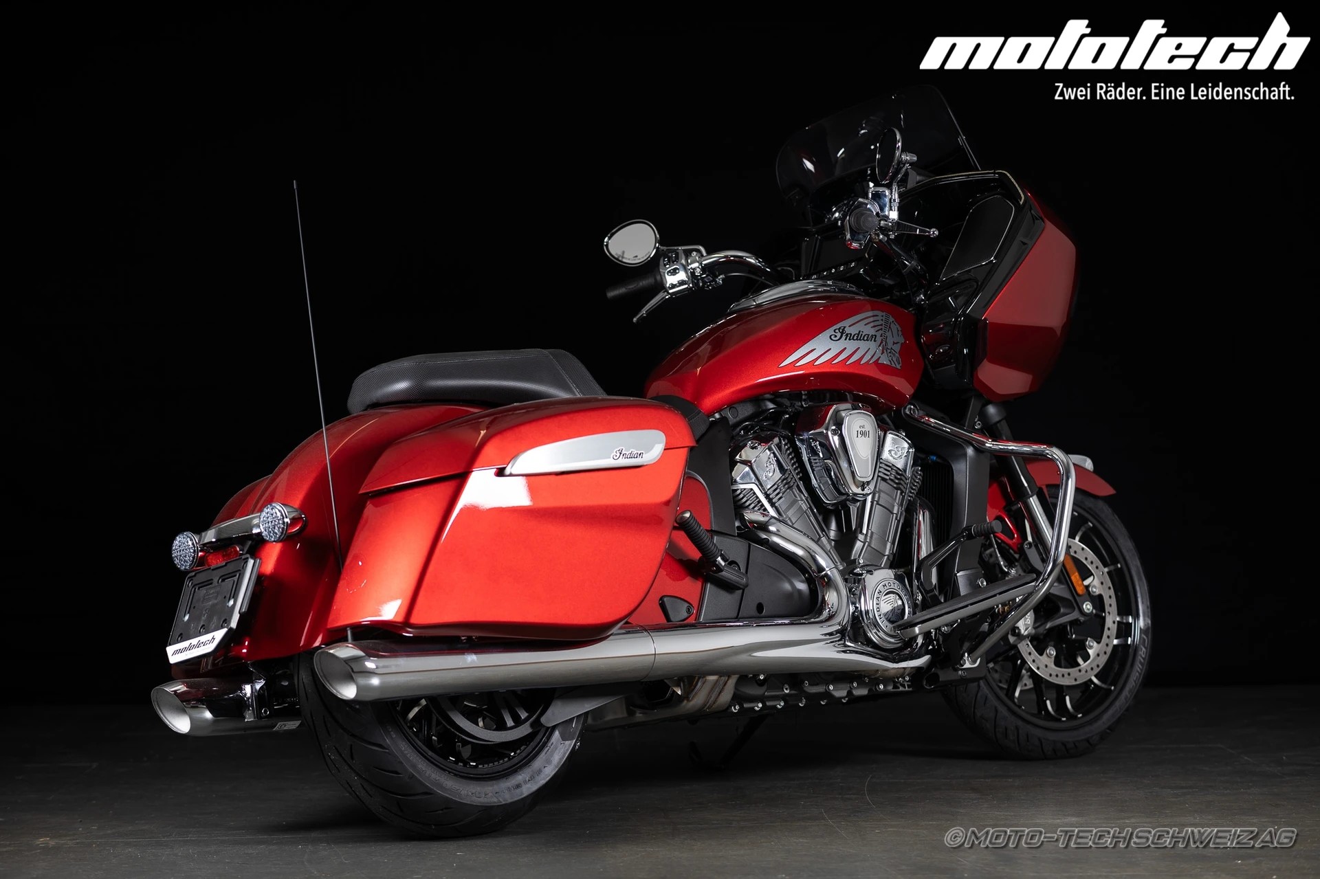 INDIAN Challenger Limited-showroom-element-2