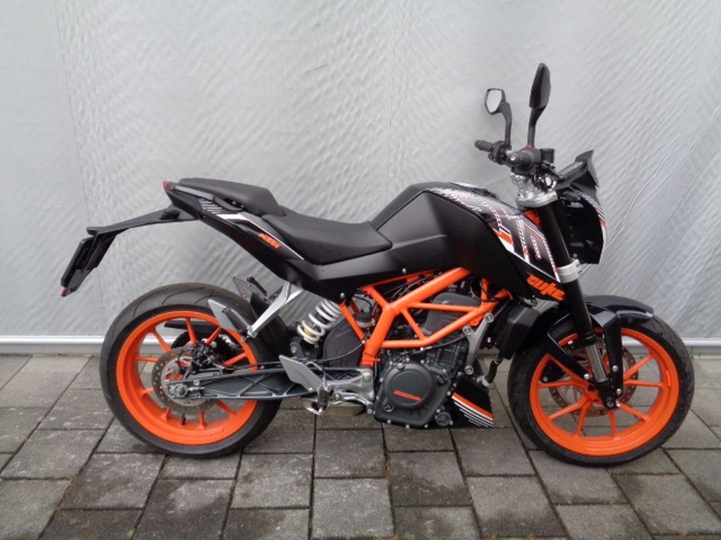 KTM 390 DUKE-image-3