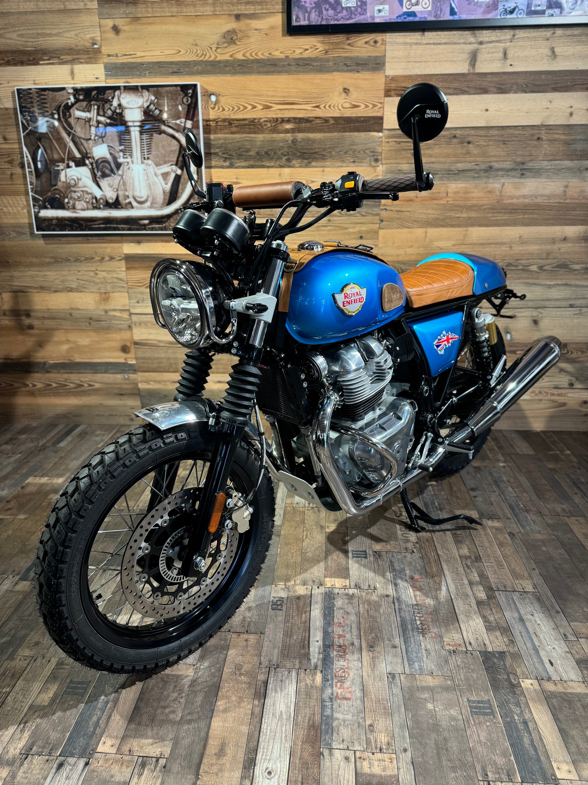 ROYAL ENFIELD Interceptor 650 Custom-showroom-element-3