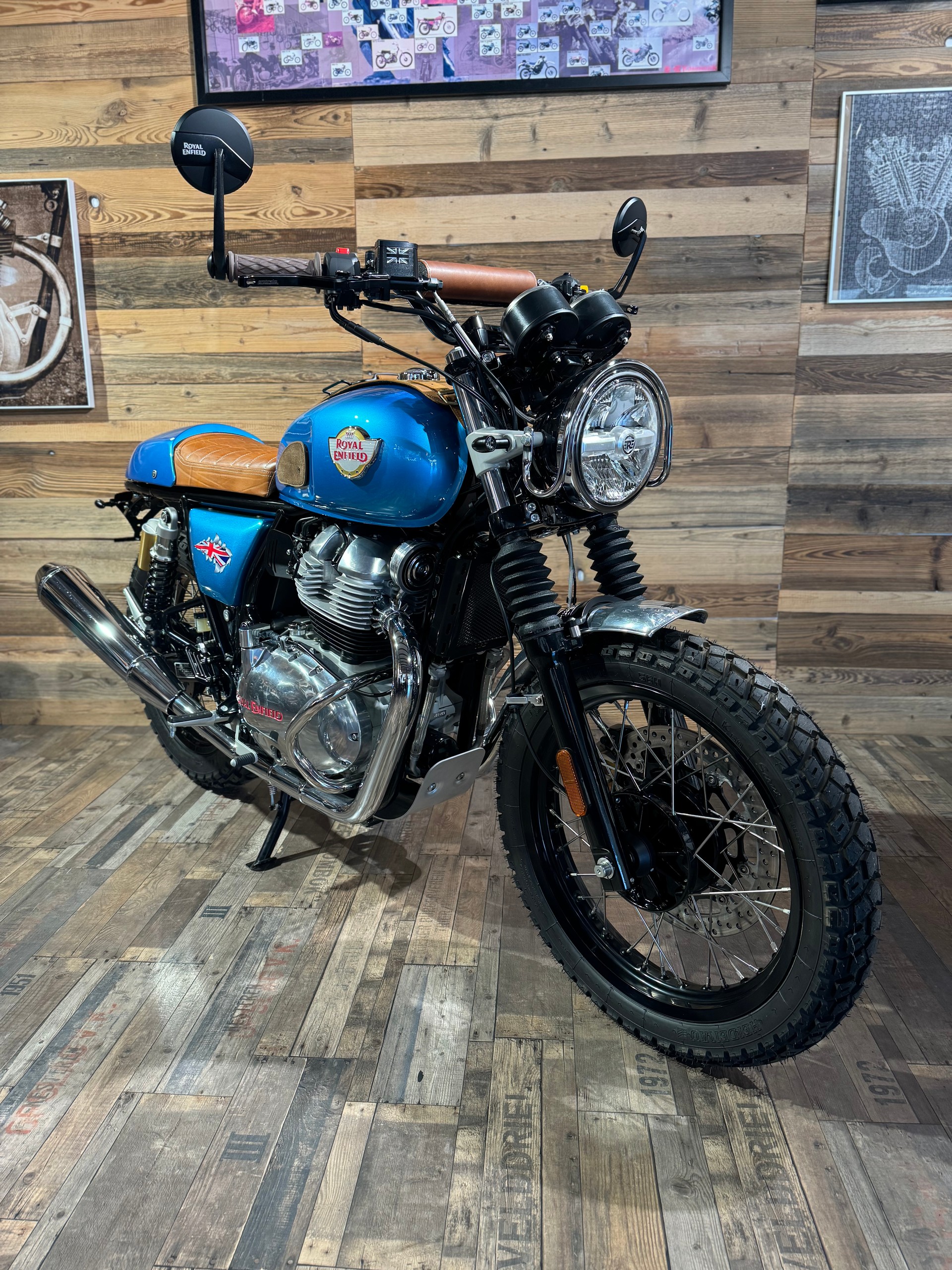 ROYAL ENFIELD Interceptor 650 Custom