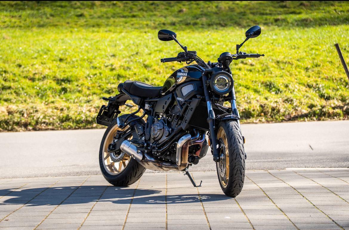 YAMAHA XSR 700