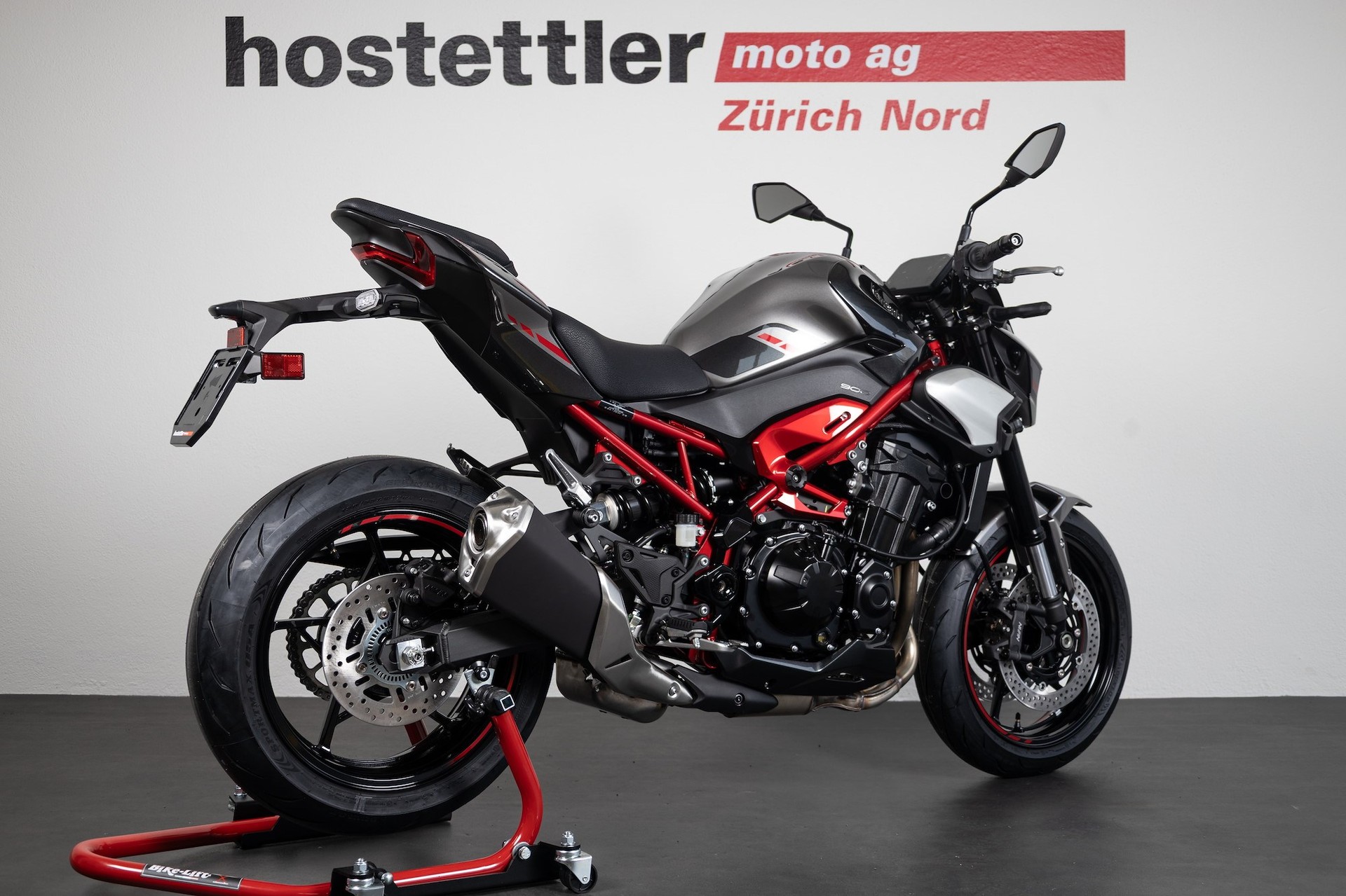 KAWASAKI Z 900-showroom-element-2