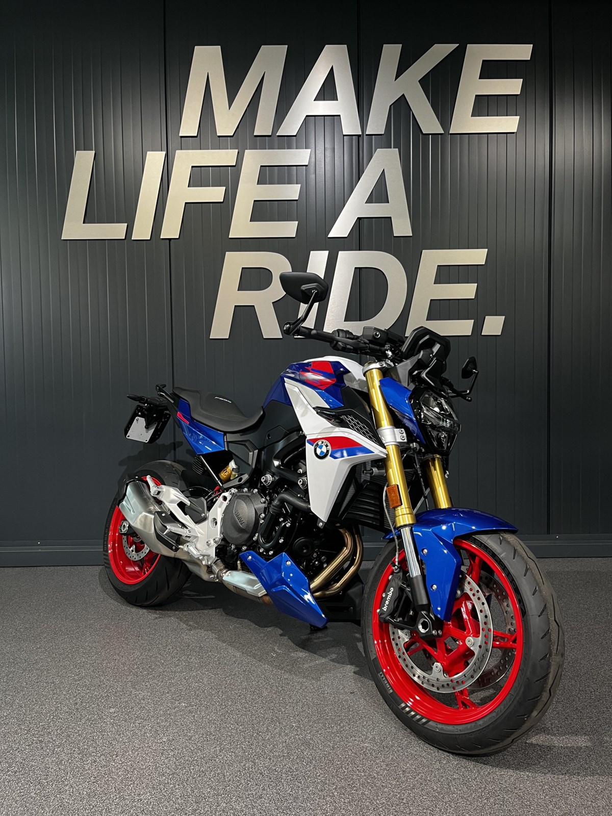 BMW F 900 R Sport-showroom-element-1
