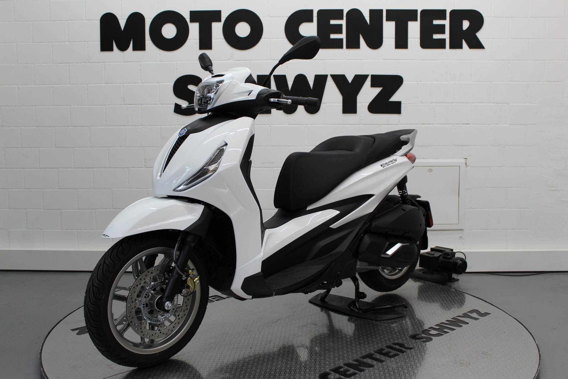 PIAGGIO 310 HPE-showroom-element-3