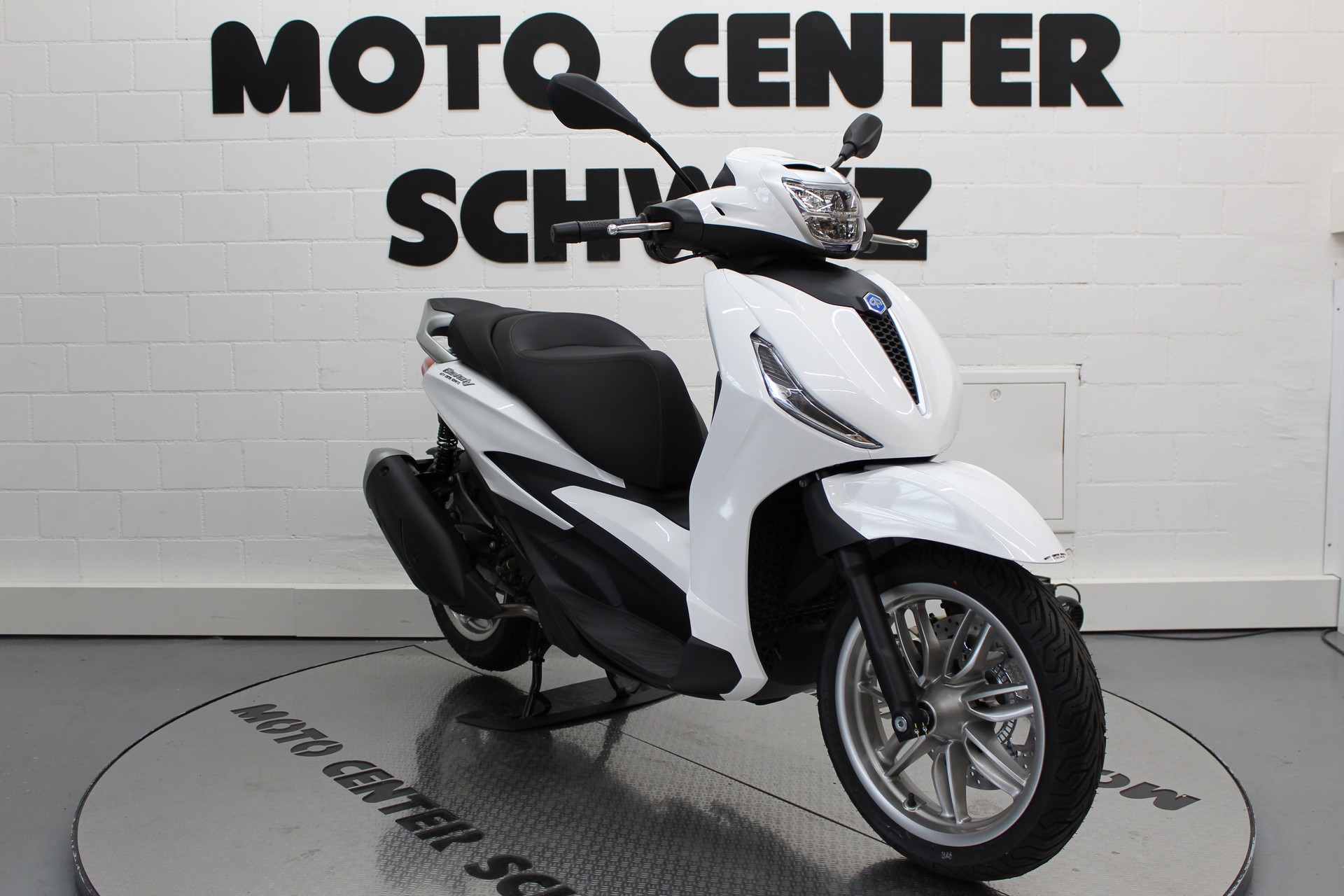 PIAGGIO 310 HPE-showroom-element-1