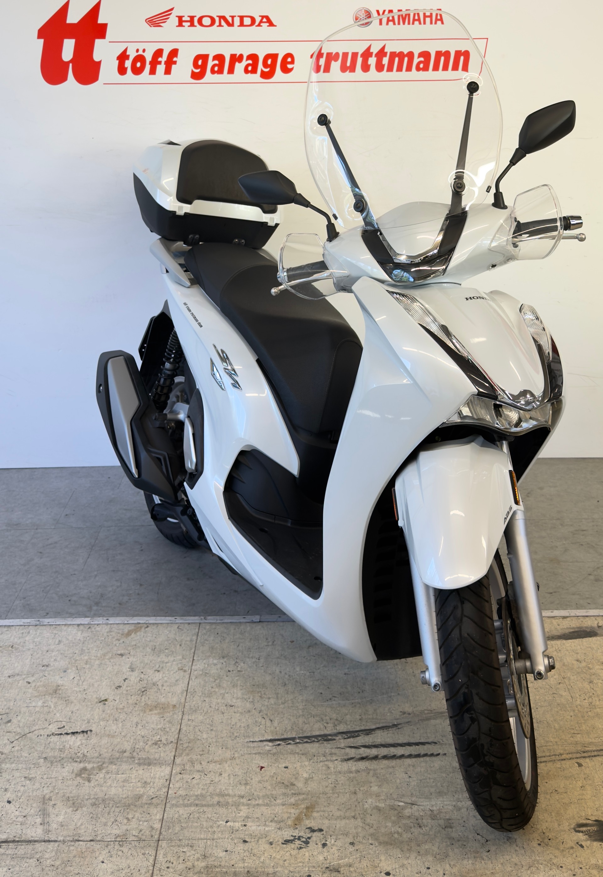 HONDA SH 350-showroom-element-2