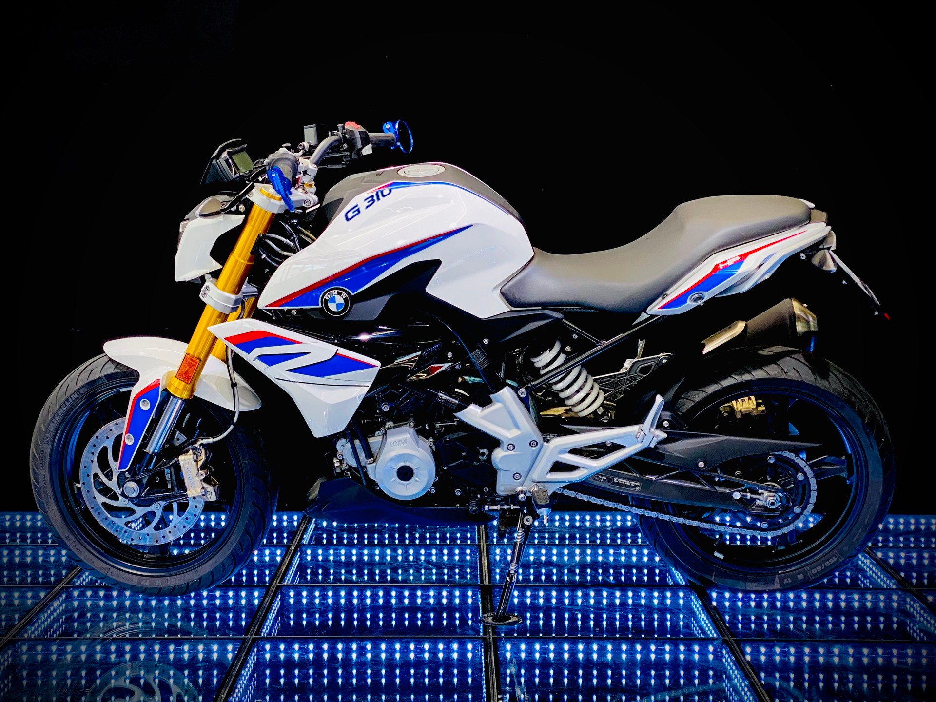 BMW G 310 R ABS-showroom-element-3