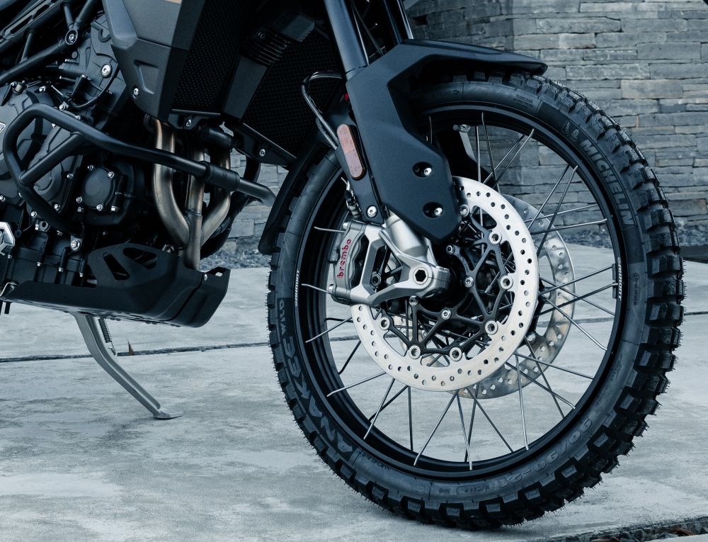 TRIUMPH Tiger 900 Rally Pro Bond Edition-image-10