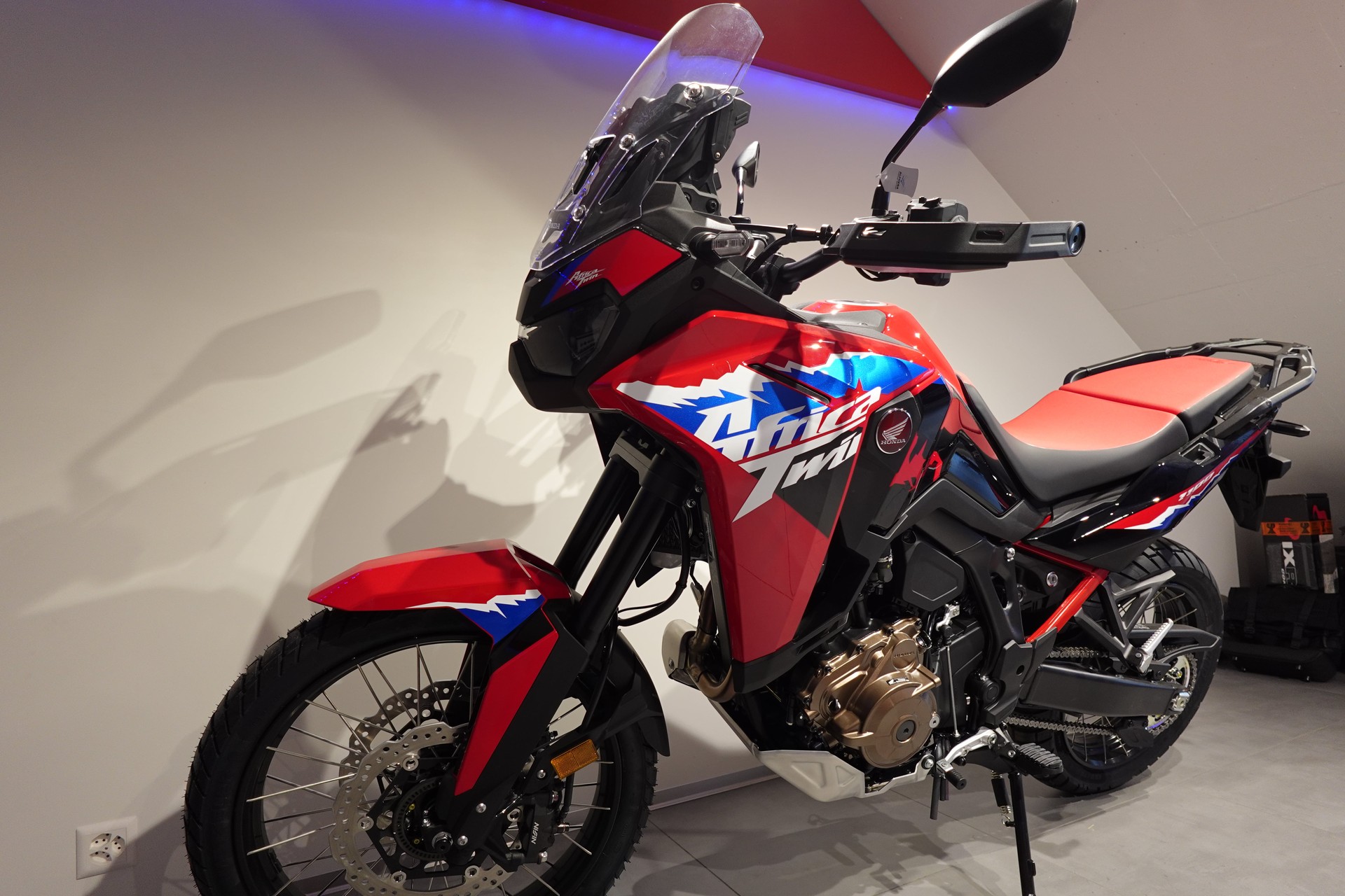 HONDA CRF 1100 Africa Twin-image-1