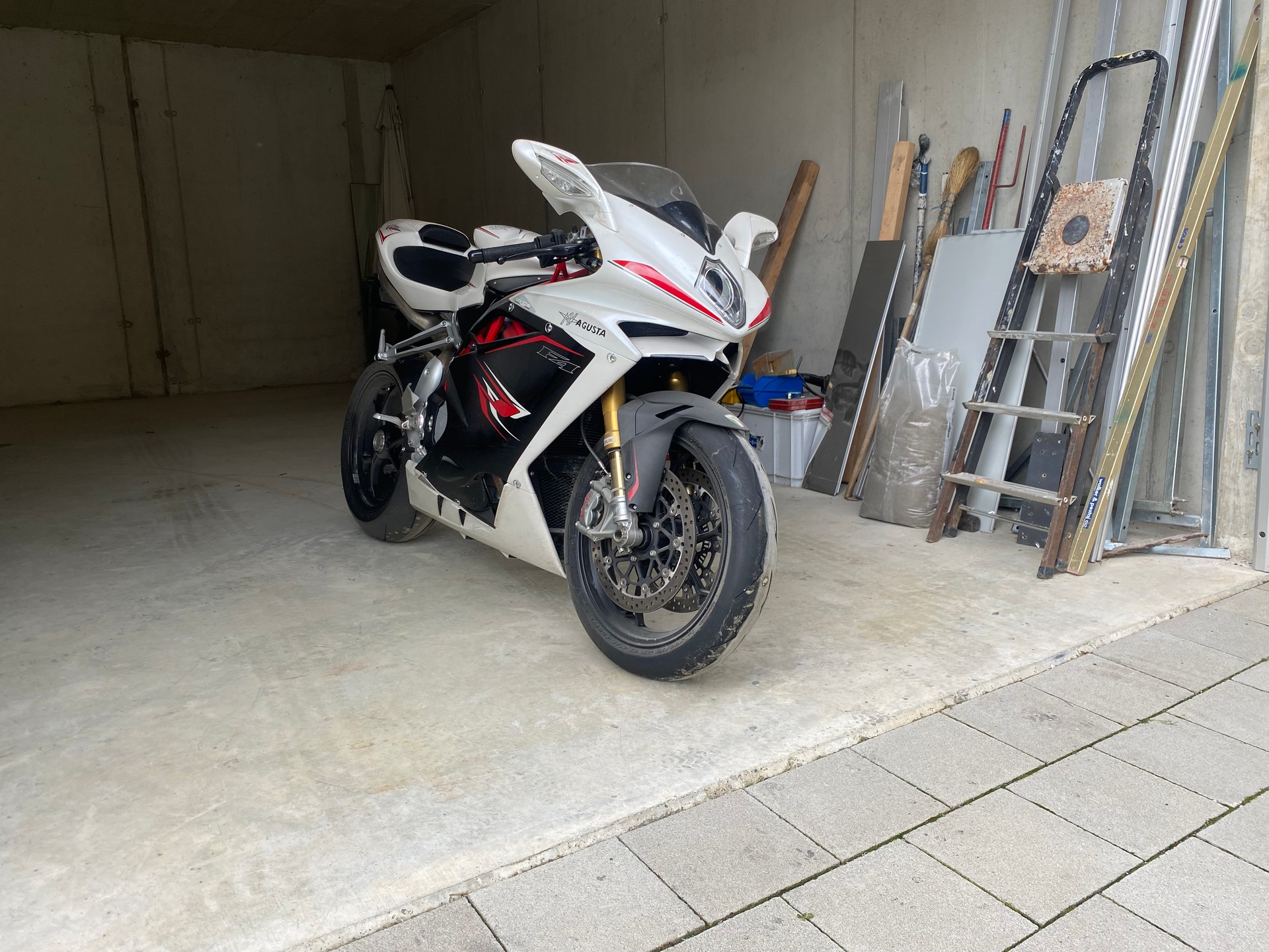 MV AGUSTA 1000 RR