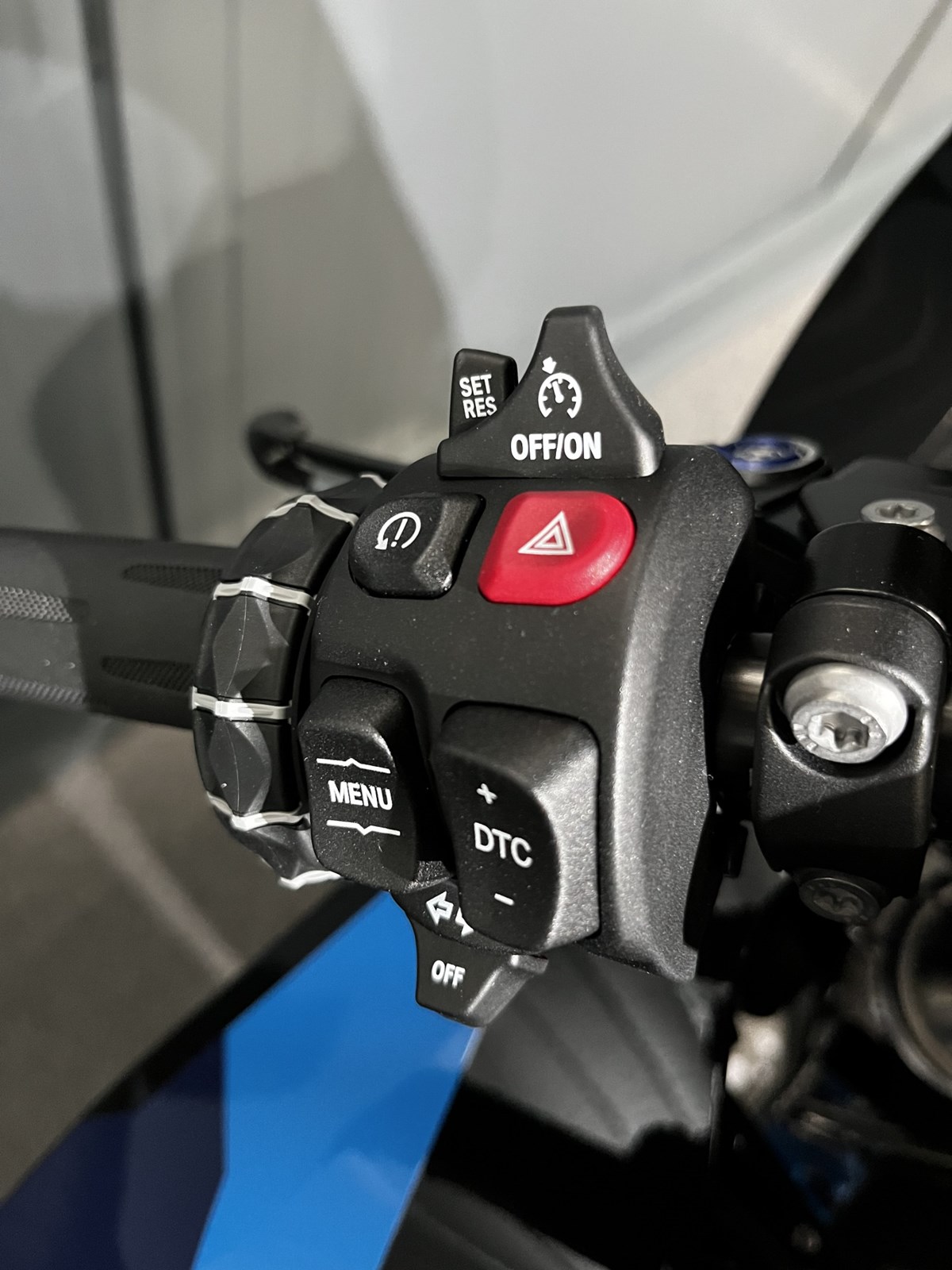 BMW M 1000 RR Competition-showroom-element-3