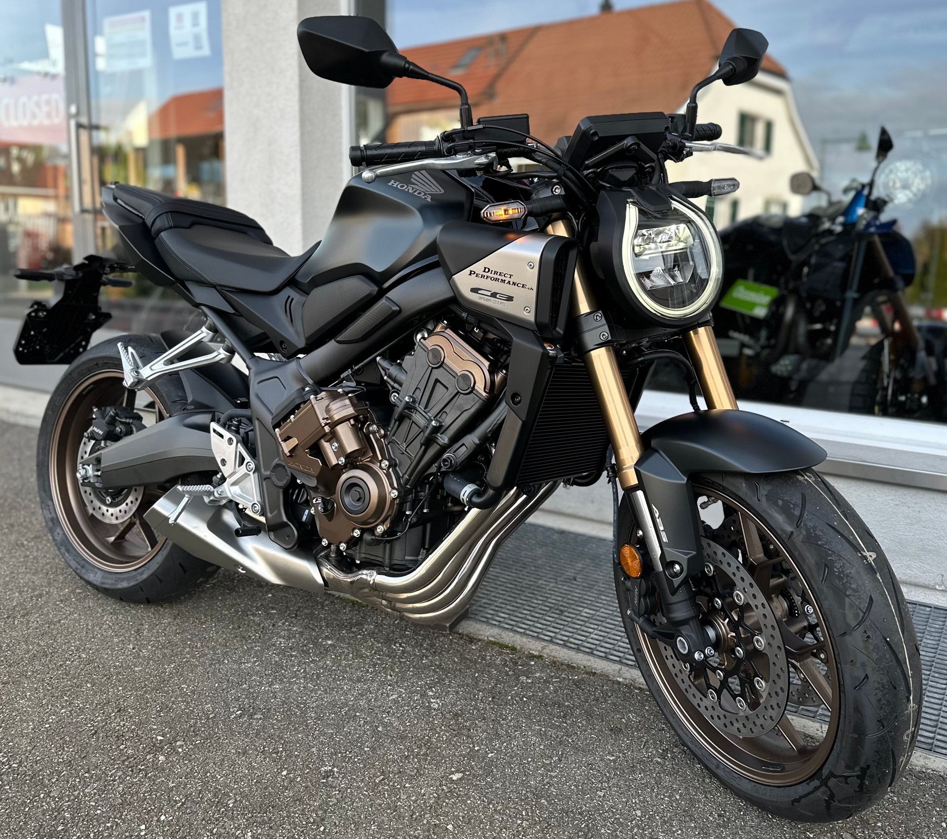 HONDA CB 650 R E-Clutch-showroom-element-2