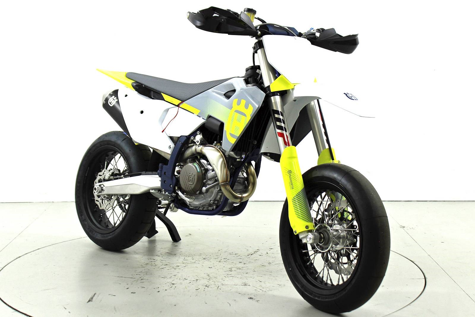 HUSQVARNA FS 450-showroom-element-1