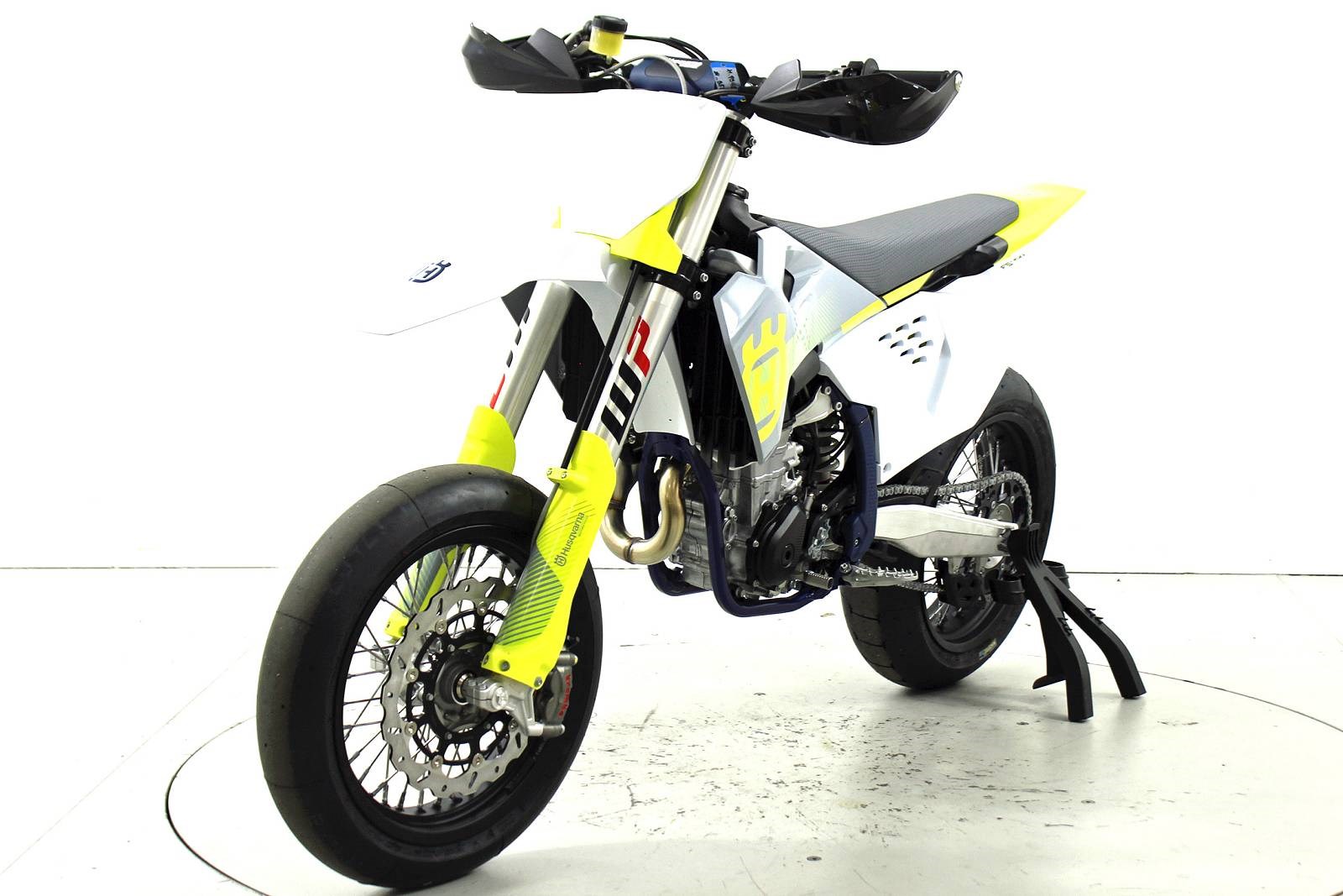 HUSQVARNA FS 450-showroom-element-2
