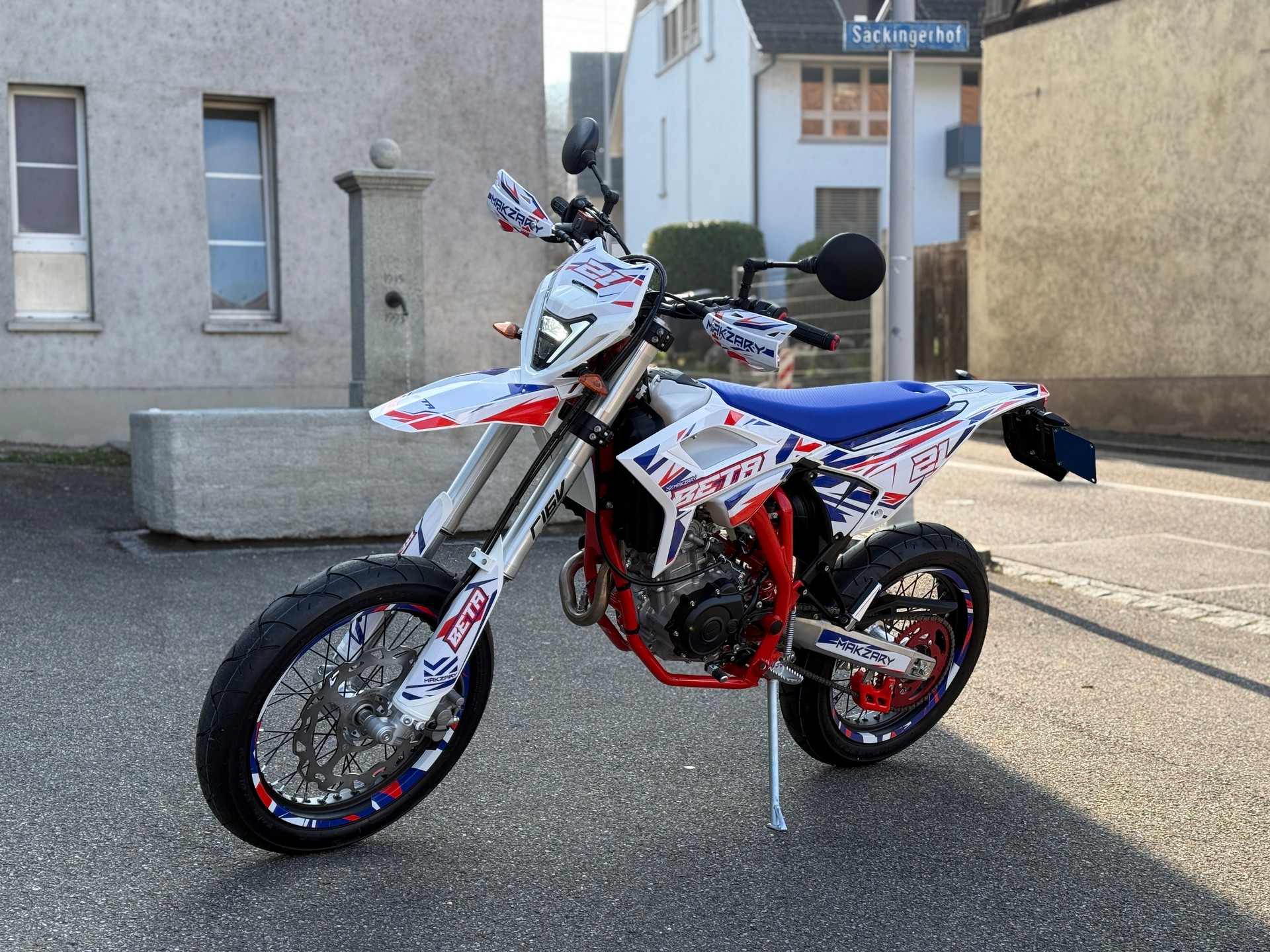 BETA RR 125-4T LC MY25 Motard x Makzary-showroom-element-3