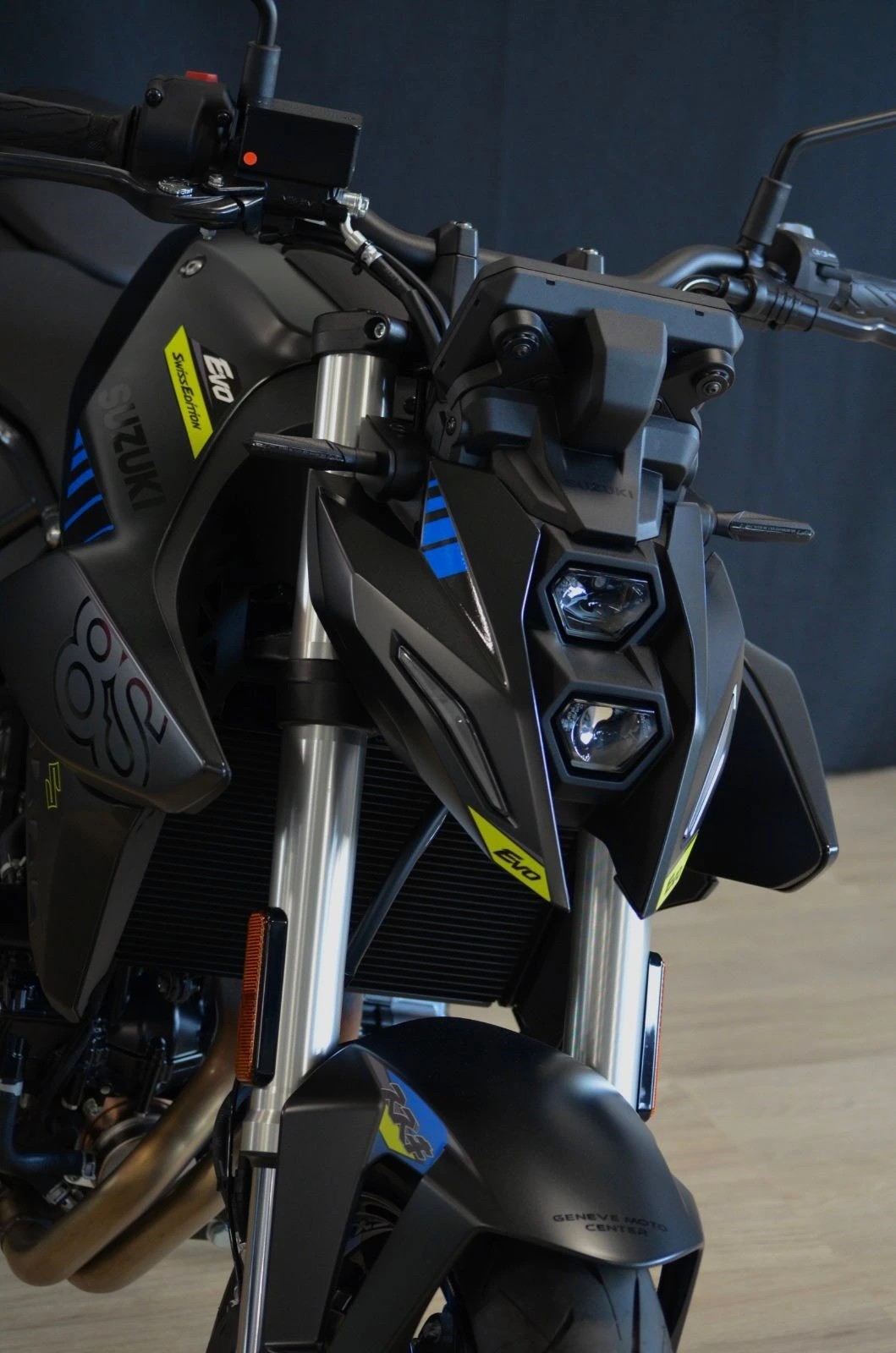 SUZUKI GSX 8 S EVO (35kW)-showroom-element-3