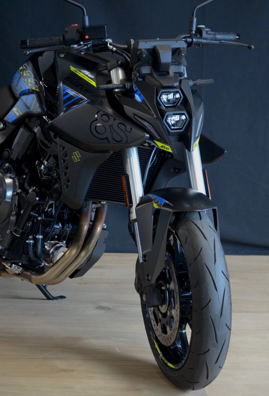 SUZUKI GSX 8 S EVO (35kW)-showroom-element-2
