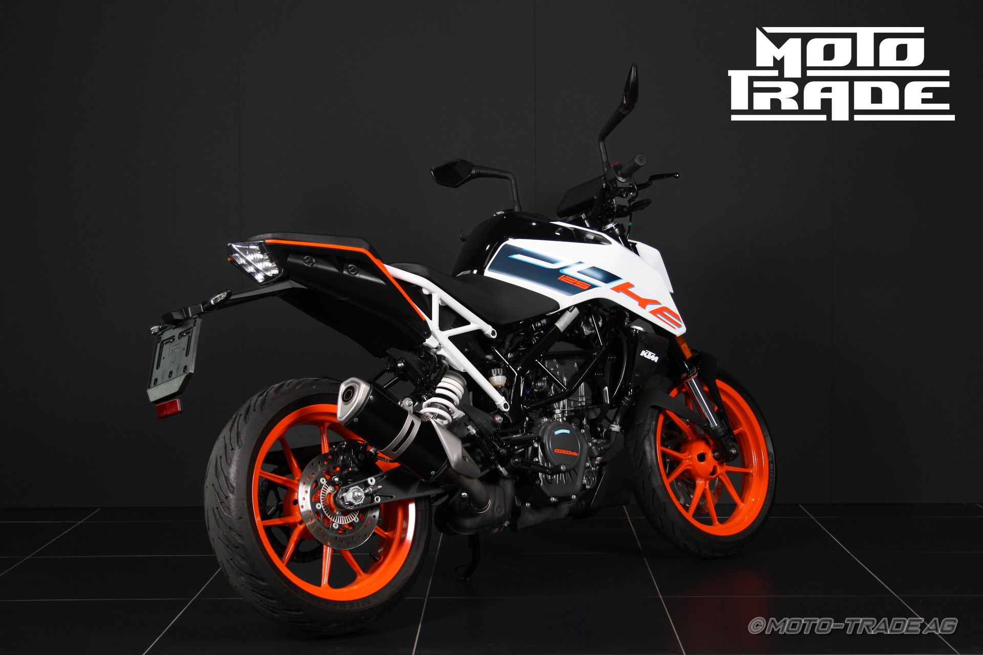 KTM 125 Duke-showroom-element-2