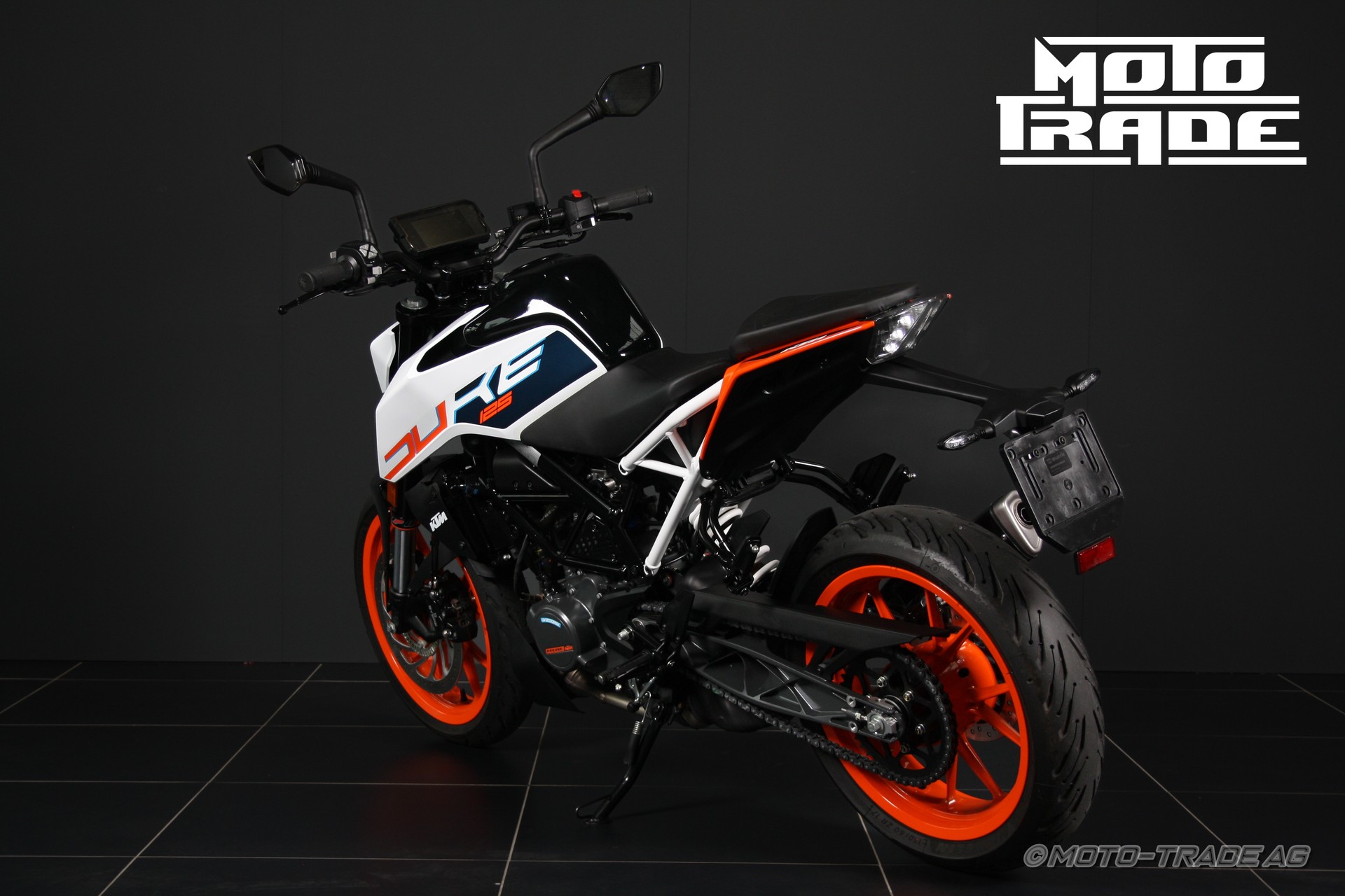 KTM 125 Duke-showroom-element-3