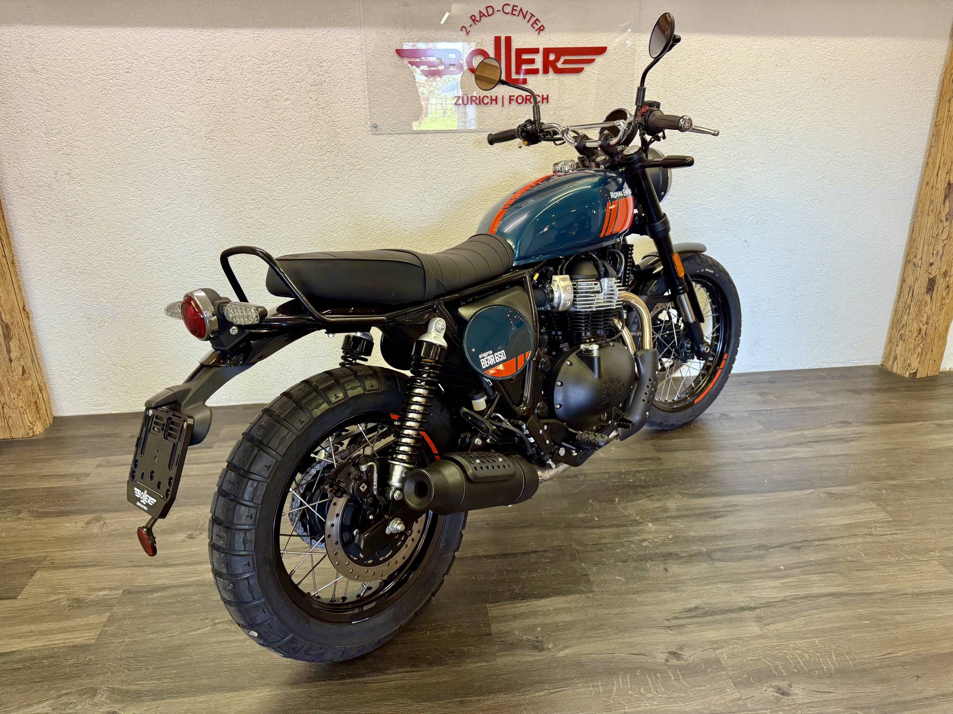 ROYAL ENFIELD BEAR 650-showroom-element-3