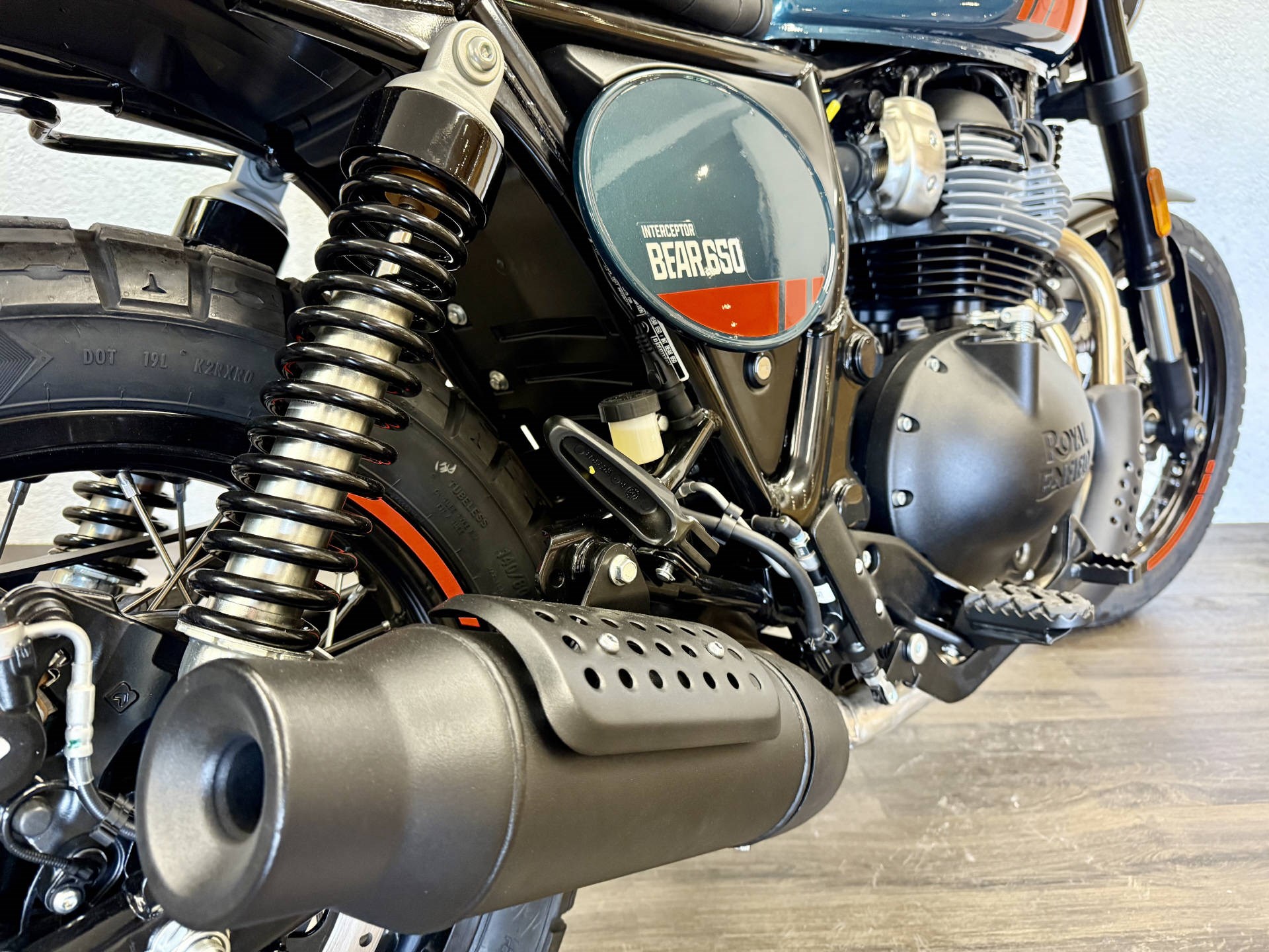 ROYAL ENFIELD BEAR 650-image-4
